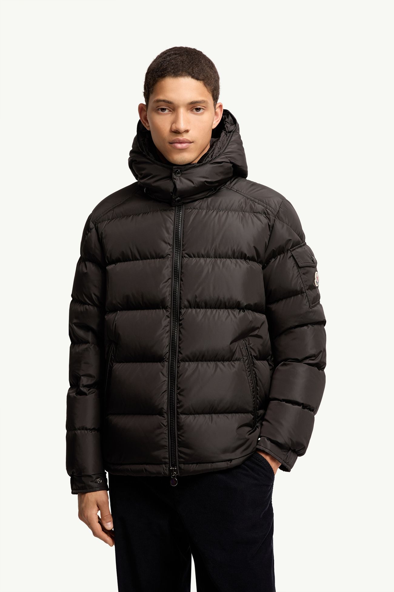 ブラック Moncler Mayaショートダウンジャケット : ショートダウン 