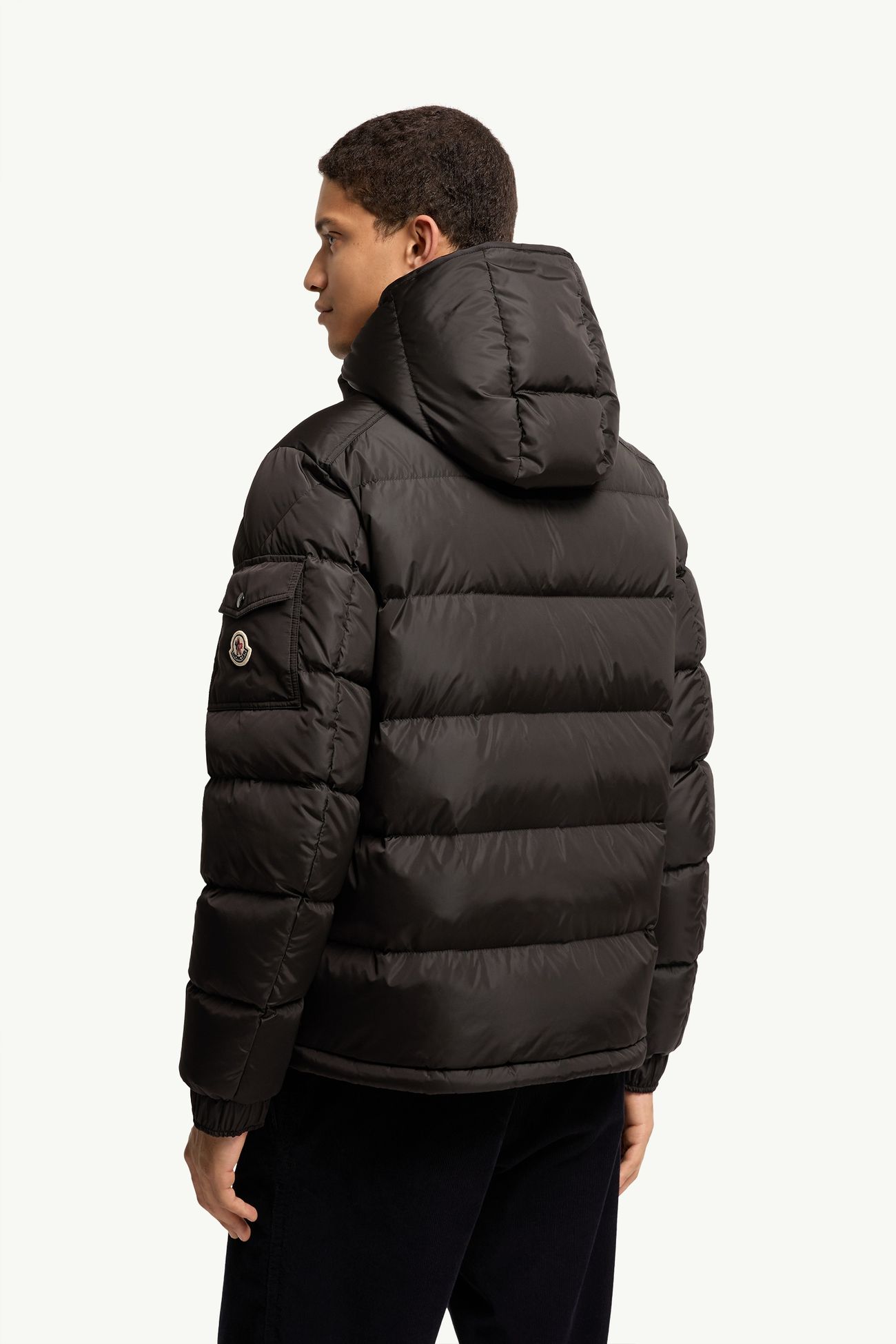 ブラック Moncler Mayaショートダウンジャケット : ショートダウン 