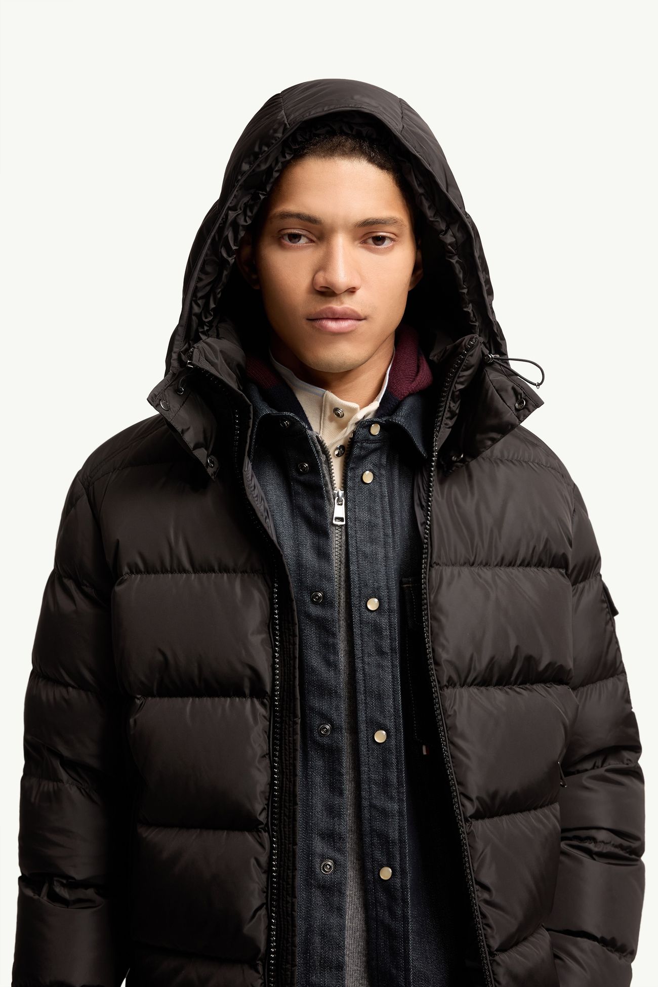 ブラック Moncler Mayaショートダウンジャケット : ショートダウン 