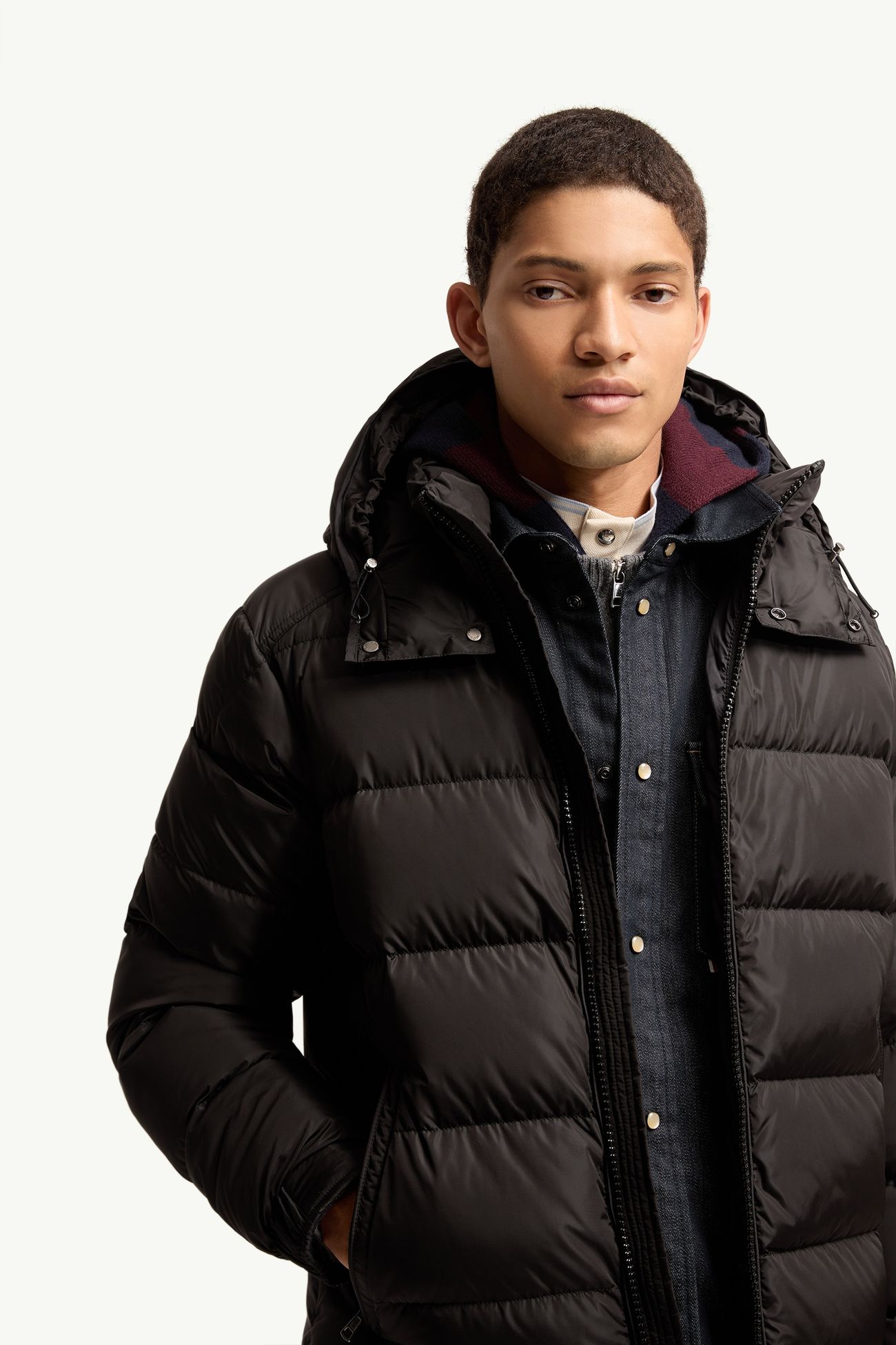 ブラック Moncler Mayaショートダウンジャケット : ショートダウン 