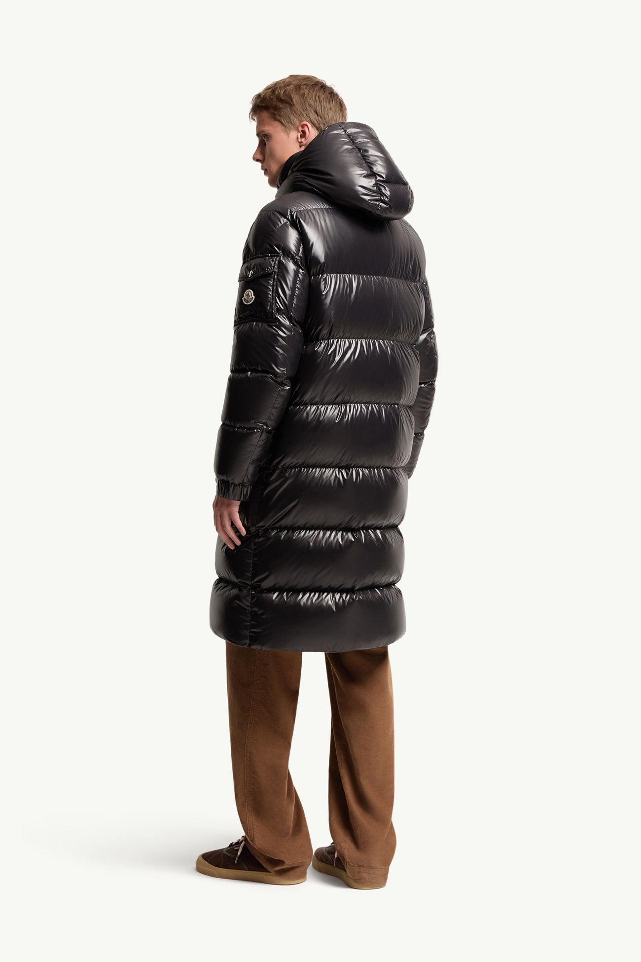 Hanoverian 후드 스퀘어 퀼팅 롱 다운 재킷 남성 메탈릭 블랙 Moncler 4