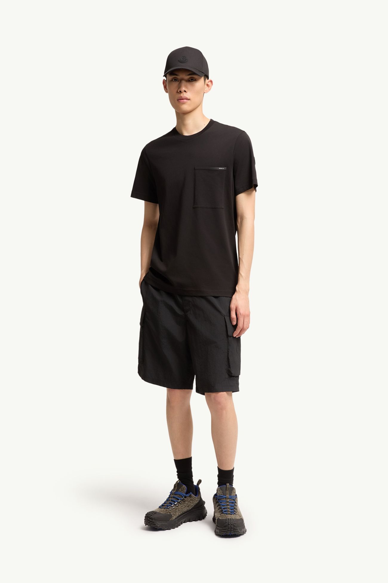 T-shirt en jersey de coton avec poche poitrine Hommes Noir Moncler 0