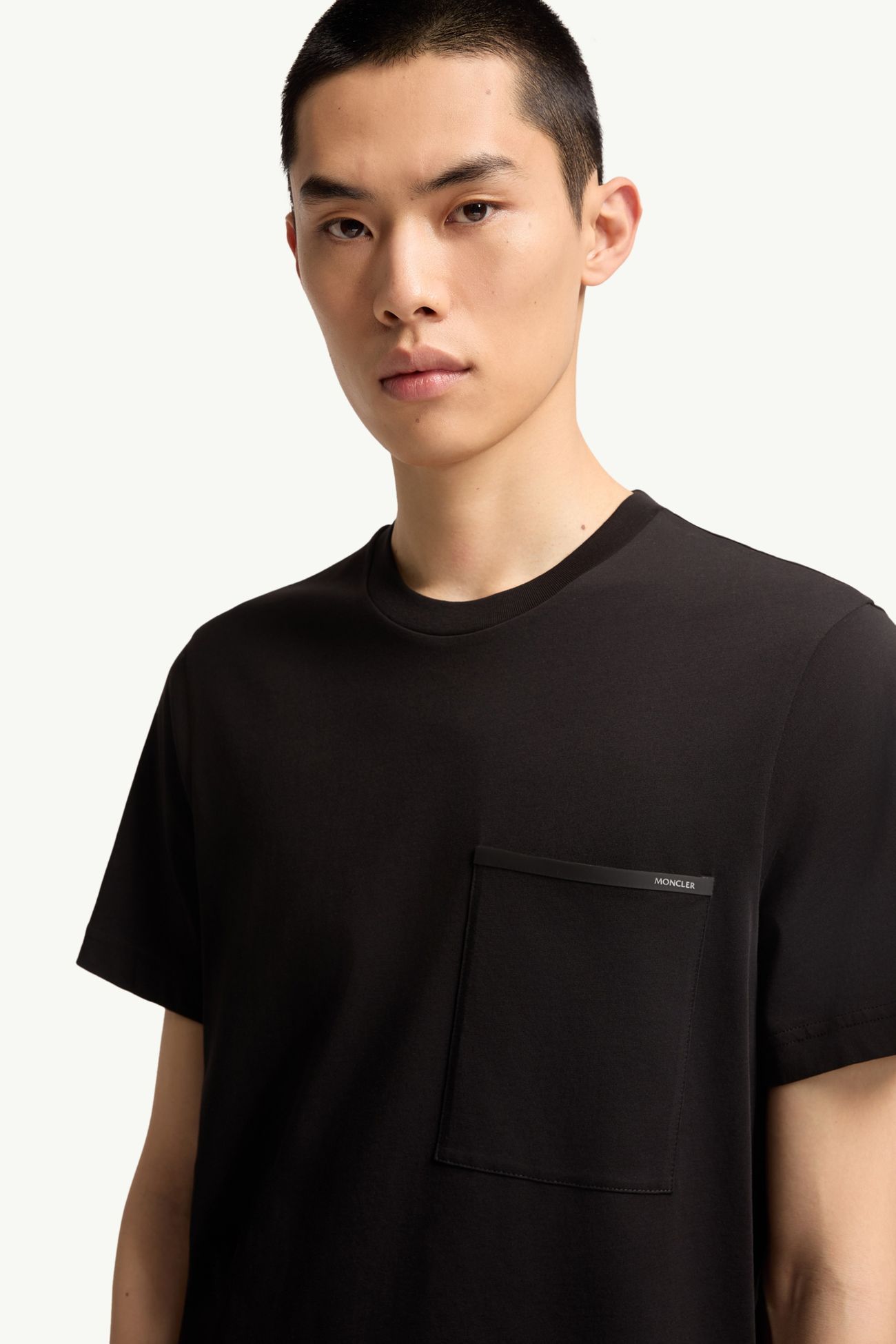 T-shirt in jersey di cotone con tasca sul petto Uomo Nero Moncler 5