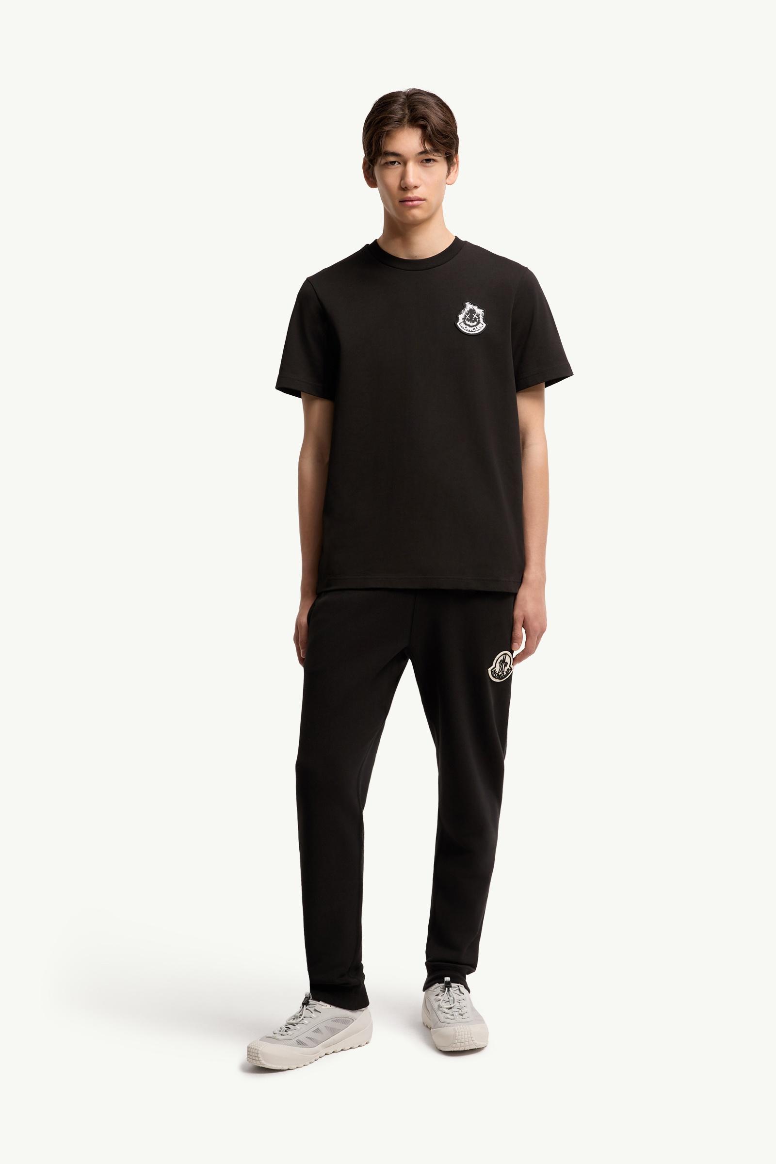 ブラック Tシャツ : Tシャツ＆ポロシャツ 向けの メンズ | モンクレール
