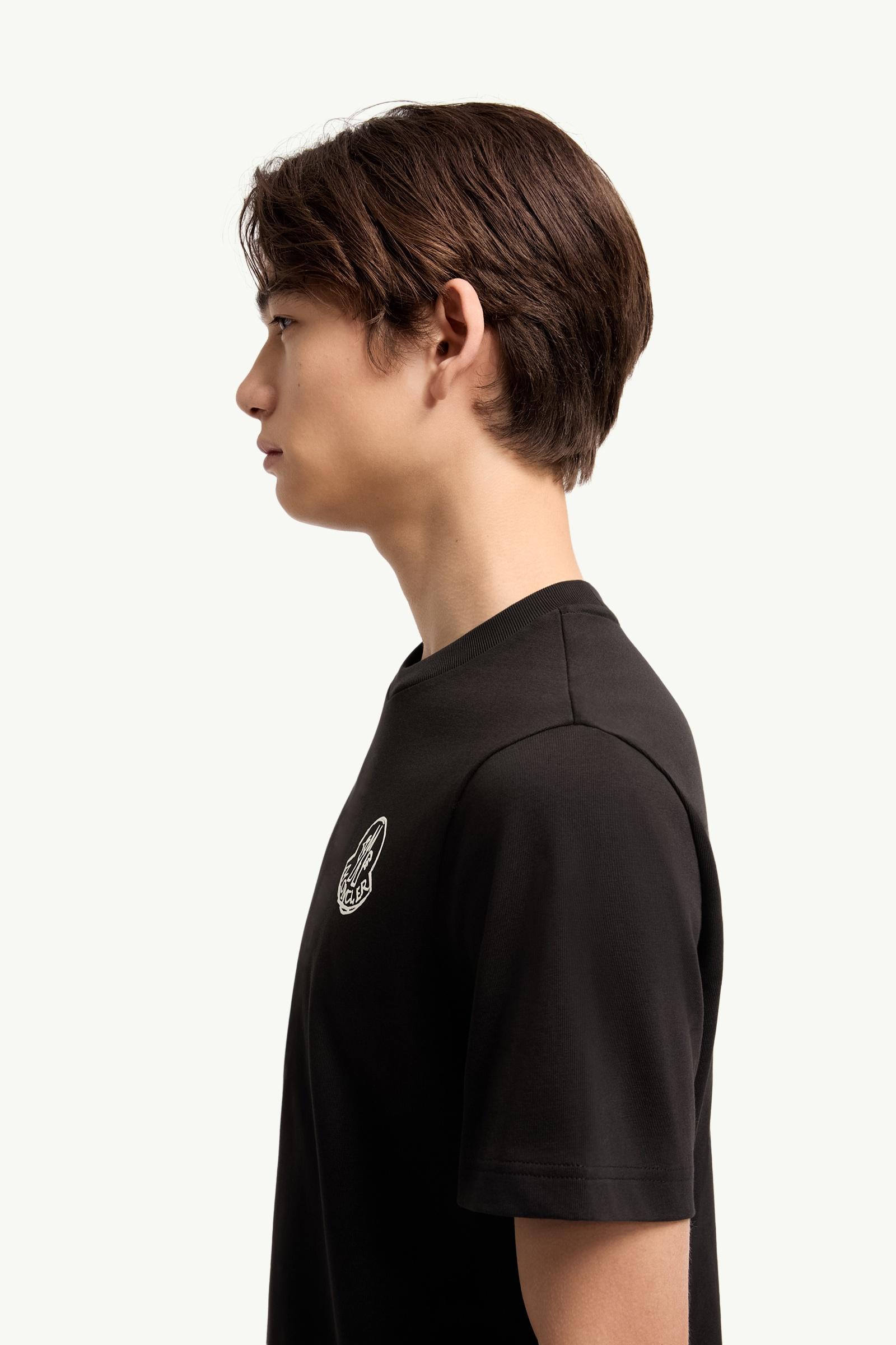 【N】モンクレール Tシャツ ブラック Tシャツ : Tシャツ＆ポロシャツ 向けの メンズ | モンクレール