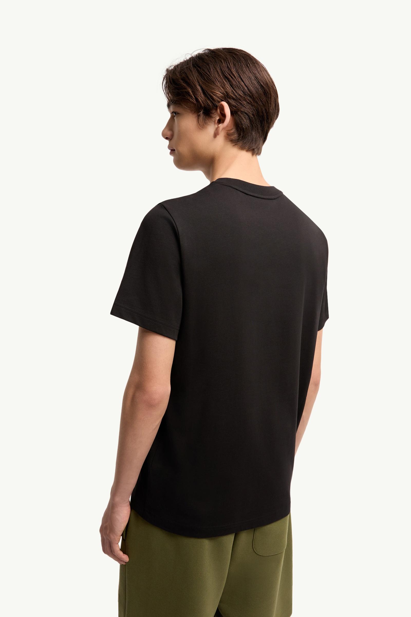 ブラック Tシャツ : Tシャツ＆ポロシャツ 向けの メンズ | モンクレール