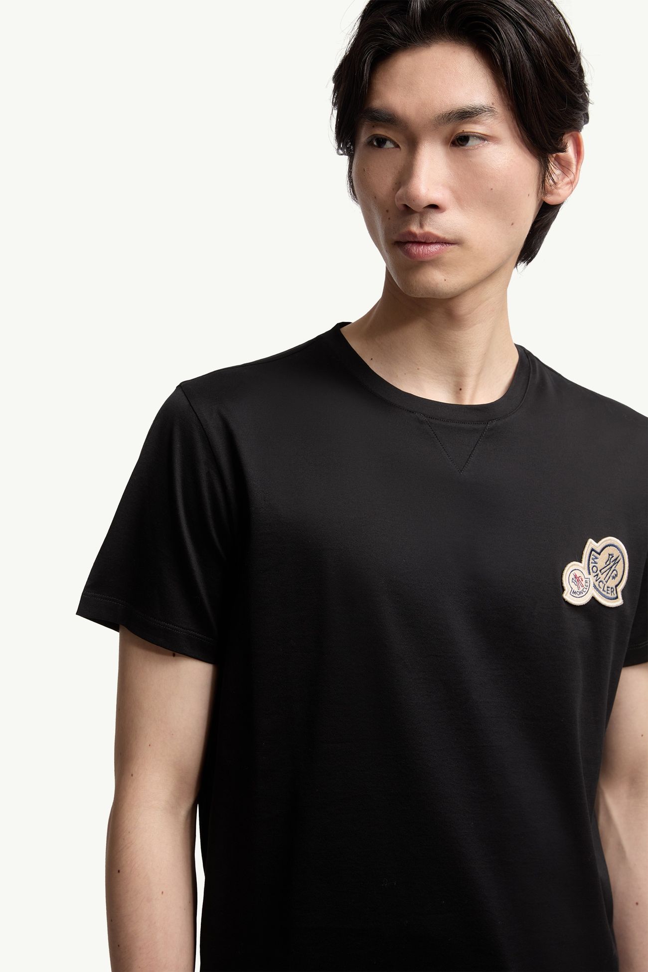 T-Shirt aus Baumwolle mit doppeltem Logoaufnäher Herren Schwarz Moncler 5