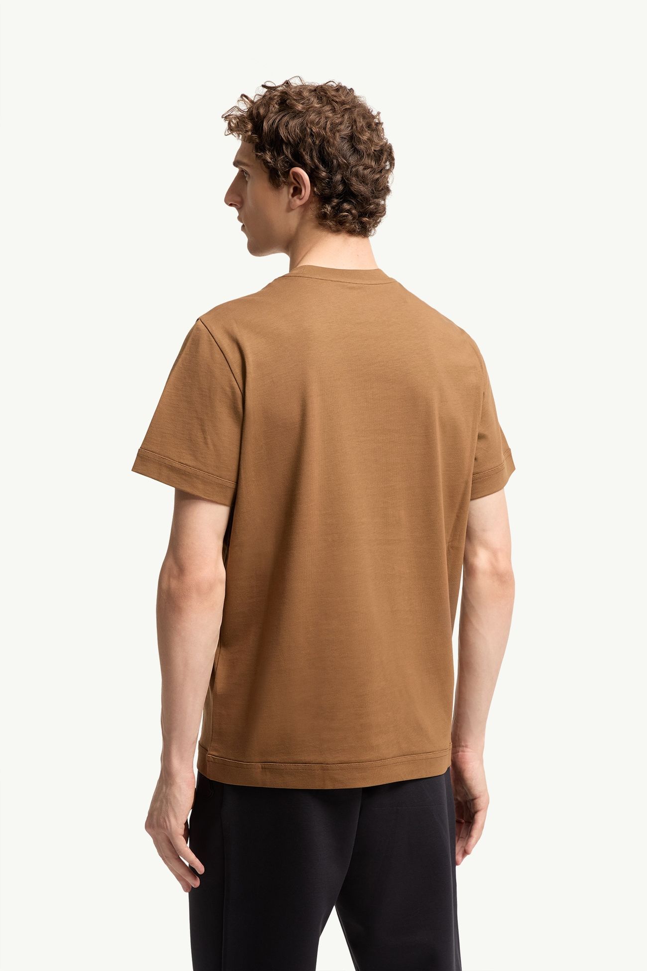 T-shirt in cotone con doppio logo in pelle Uomo Marrone Moncler 4