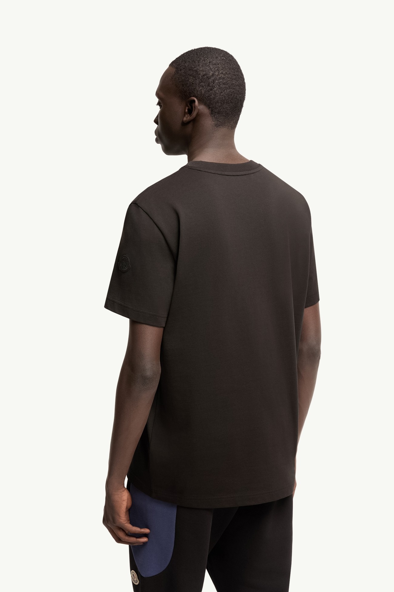 T-shirt logata in cotone Uomo Nero Moncler 4