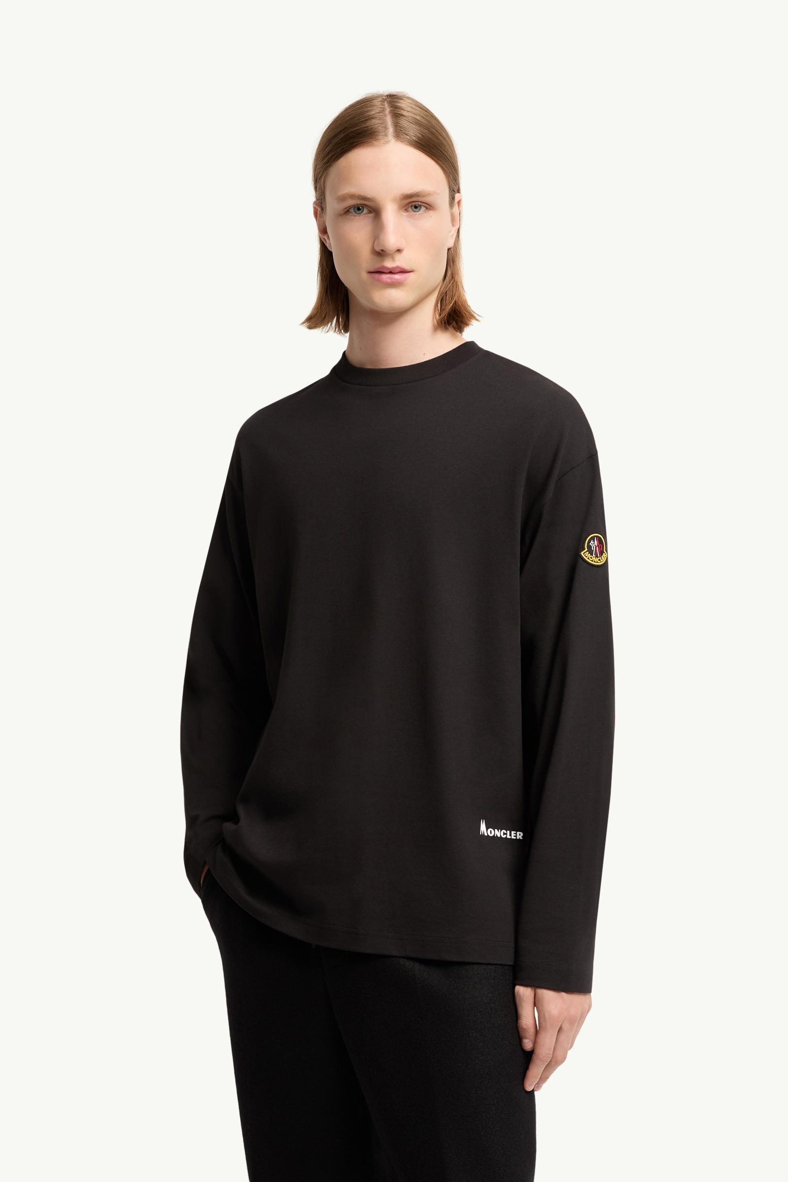 MONCLER ブラック Tシャツ ブラック Tシャツ : Moncler Re/Icons メンズコレクション 向けの