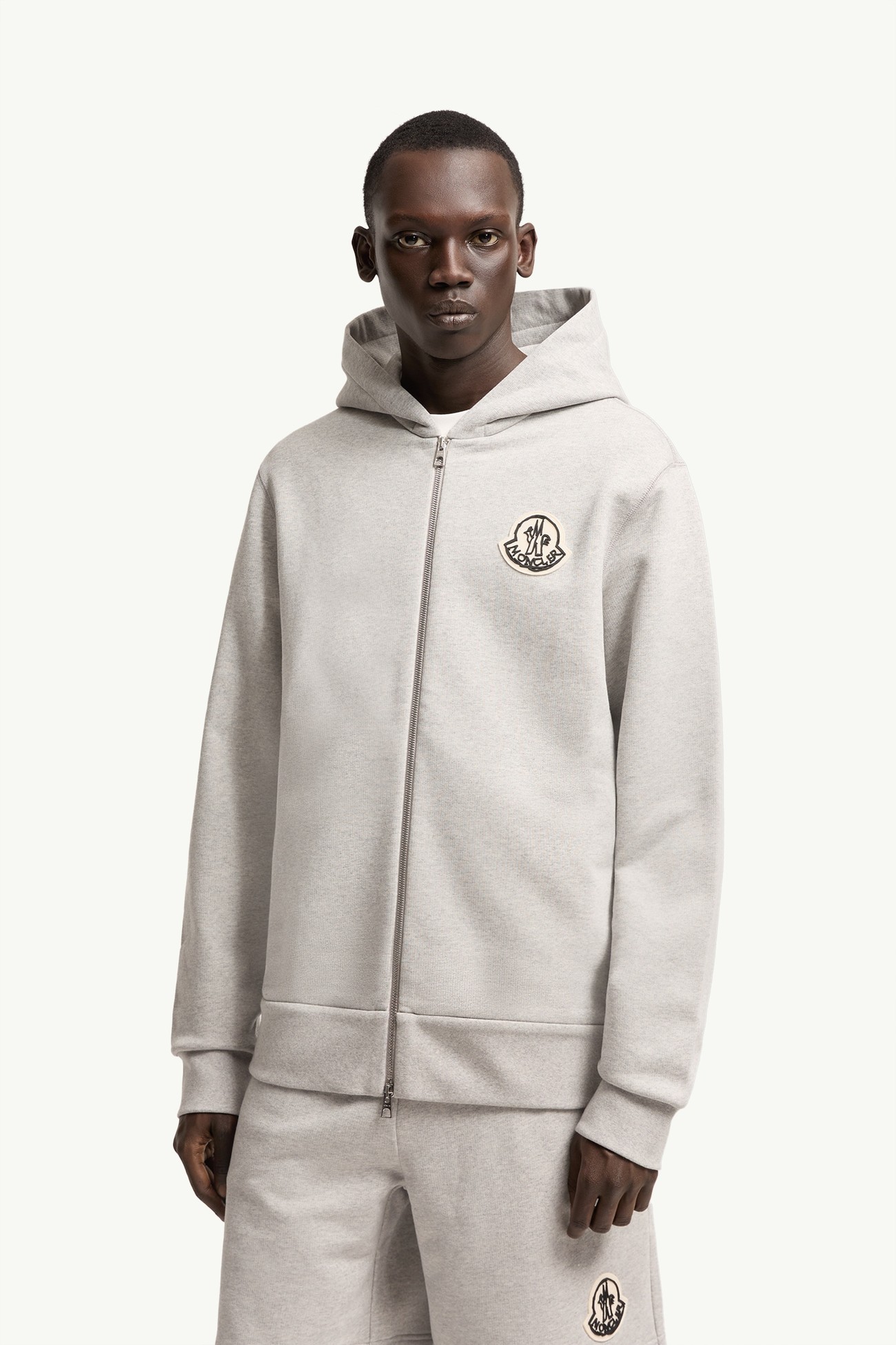 Felpa logata con cappuccio e zip in cotone effetto schizzo Uomo Grigio Moncler 3