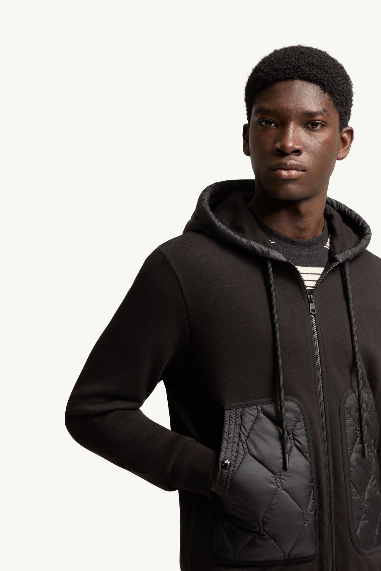 다이아몬드 퀼팅 코튼 혼방 집업 후디 남성 블랙 Moncler 5