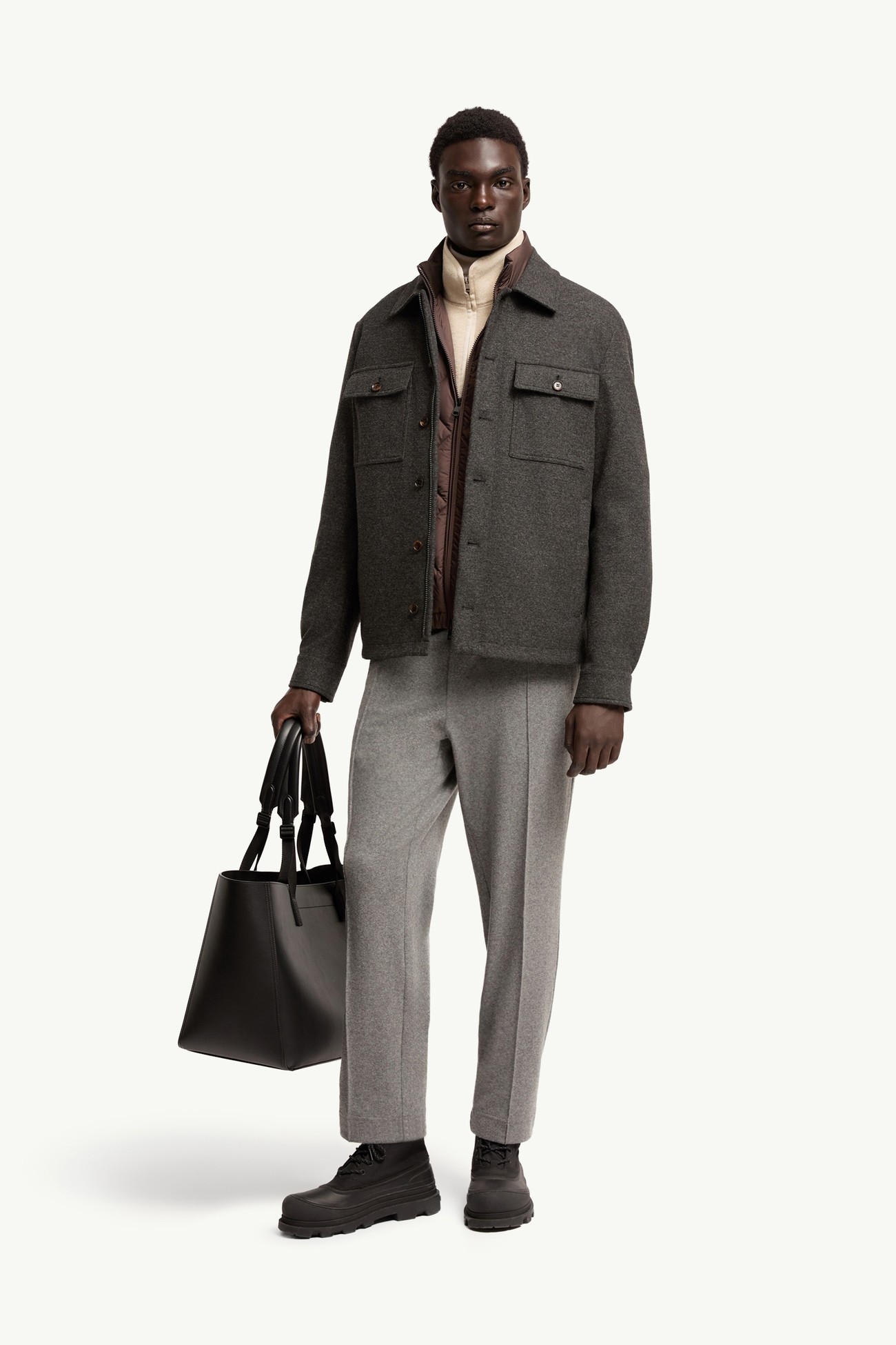 Pantaloni in flanella con logo in pelle Uomo Grigio Moncler 0
