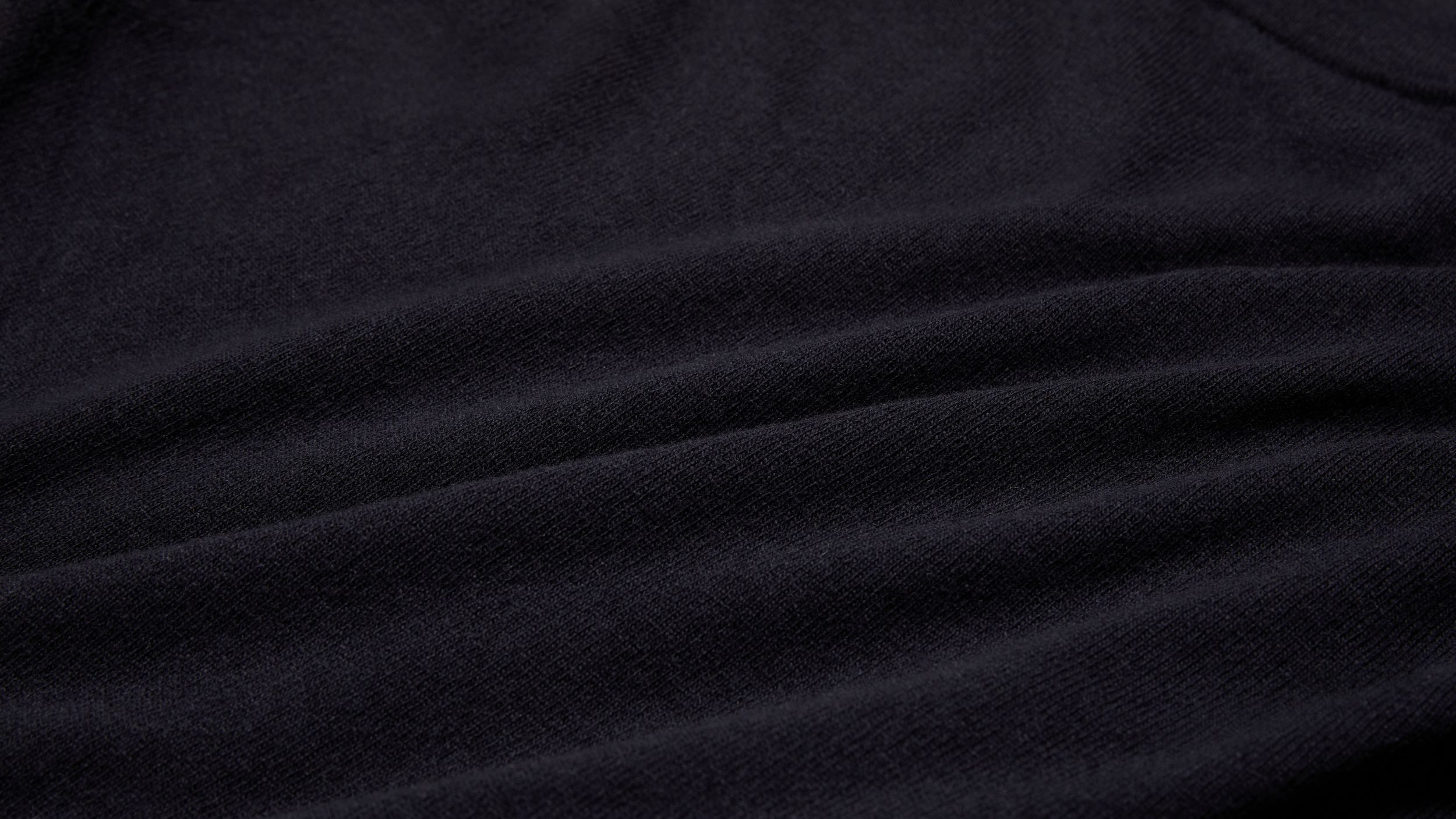 Slide 1 - product.feature.texturecashmereblend.title