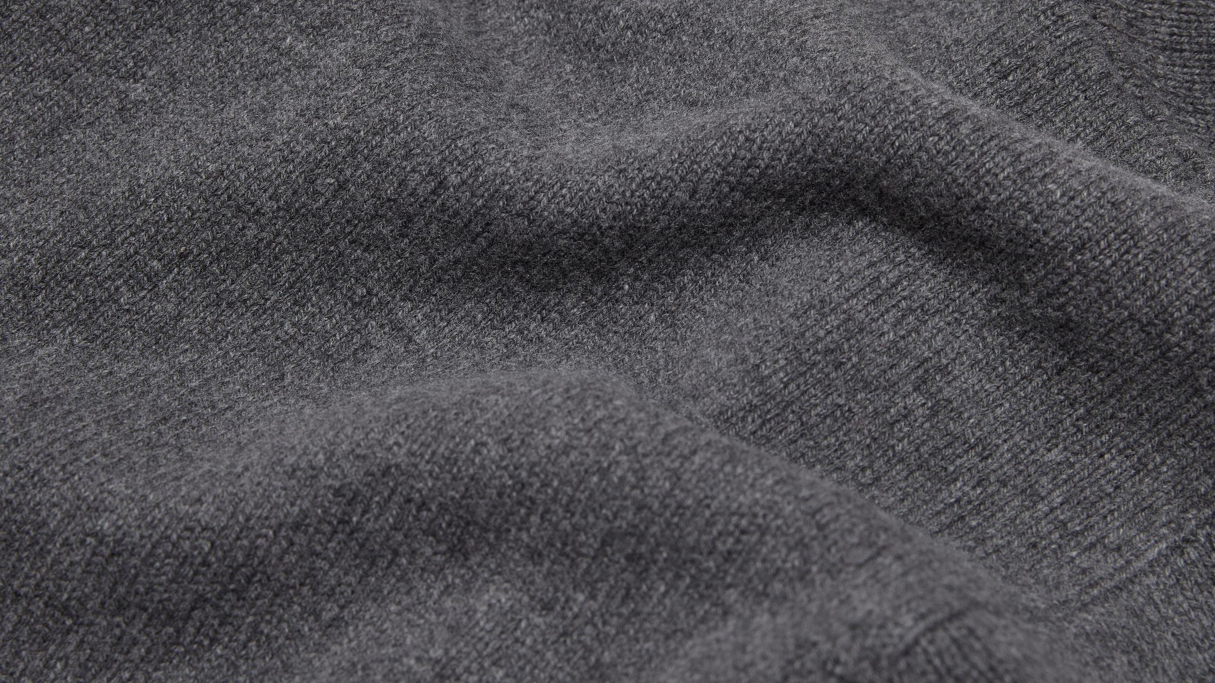 Slide 1 - product.feature.texturecashmereblend.title