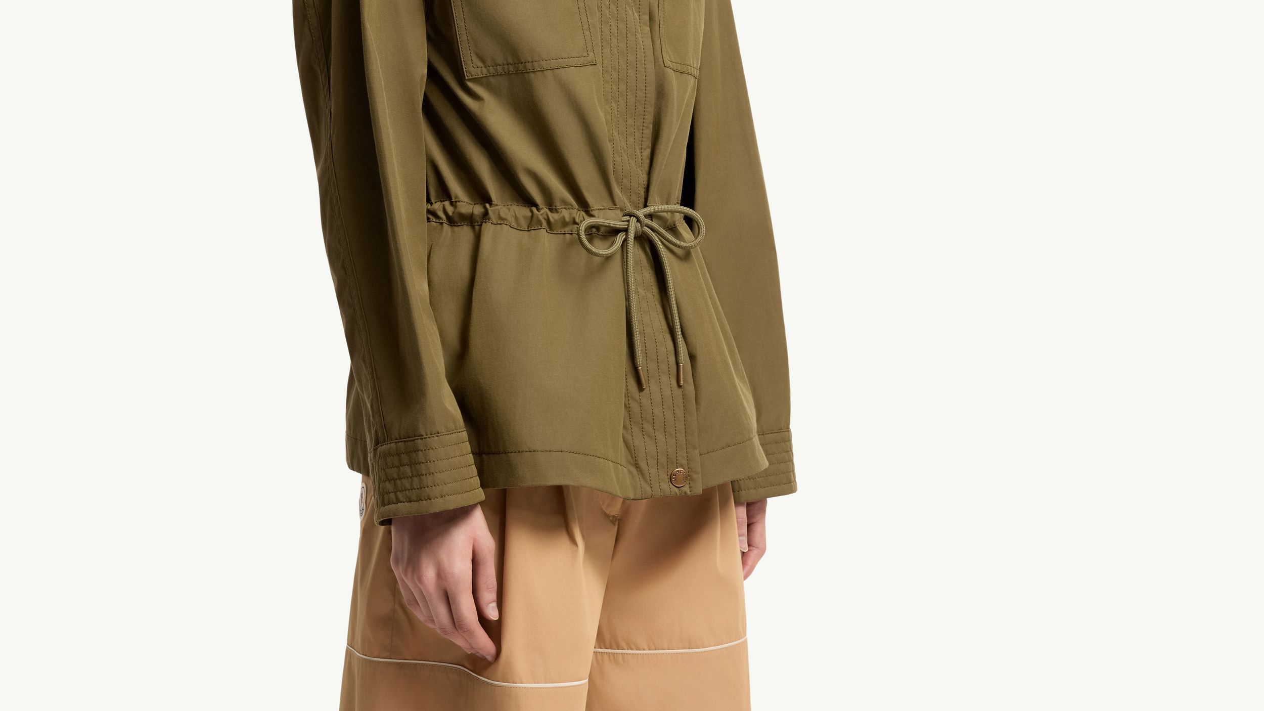 Slide 2 - product.feature.detaildrawstringwaist.title