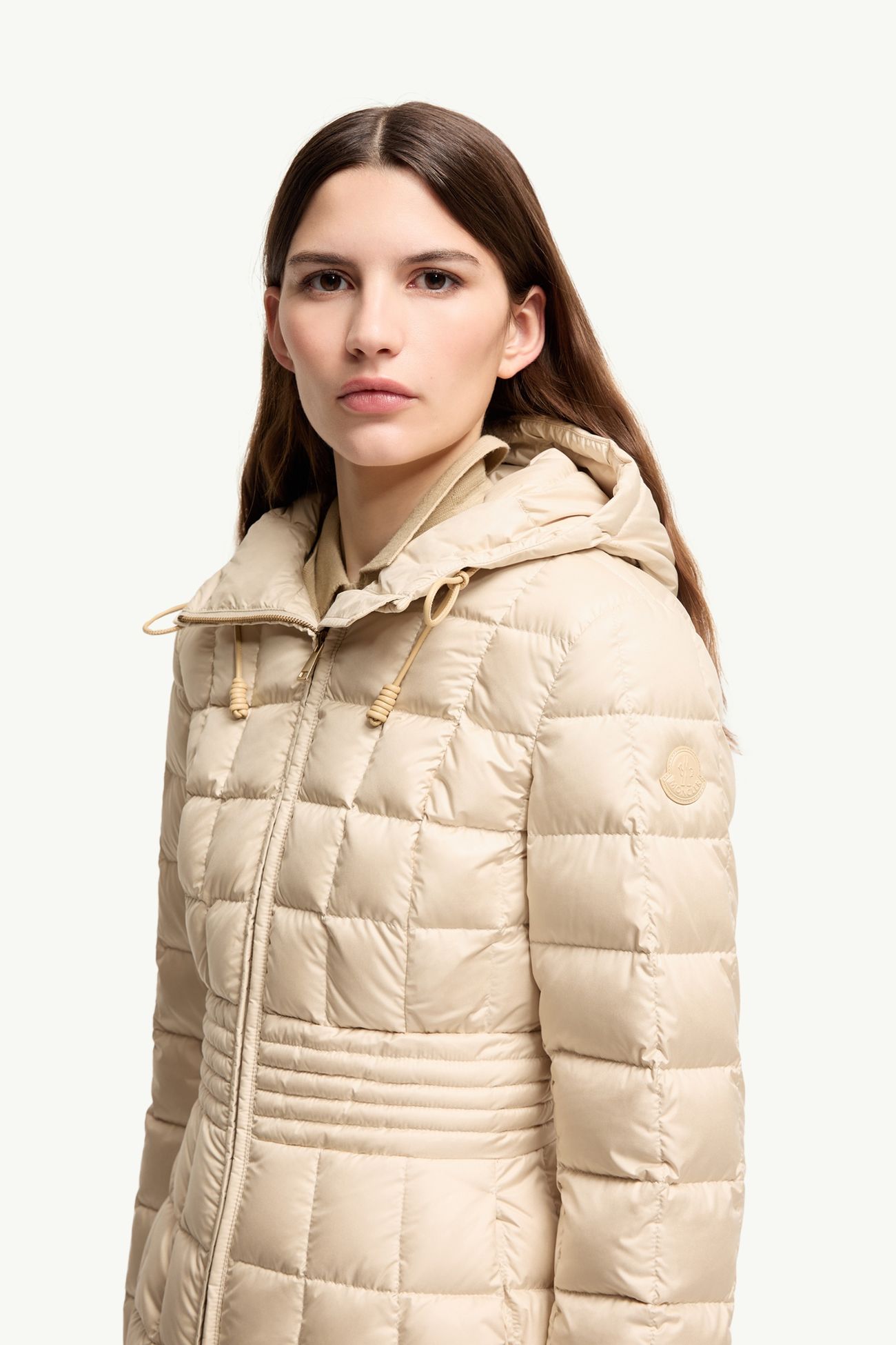 Piumino corto Engoulevent con cappuccio e trapuntatura quadrata Donna Beige Chiaro Moncler 1