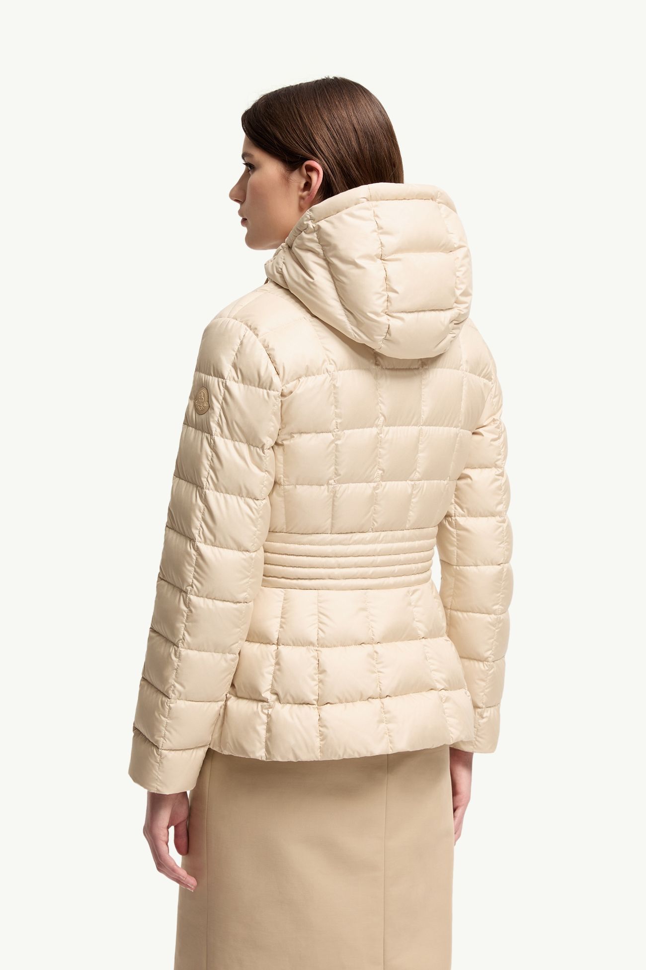 Engoulevent女士方形绗缝连帽短款羽绒夹克外套 女士 浅米色 Moncler 4