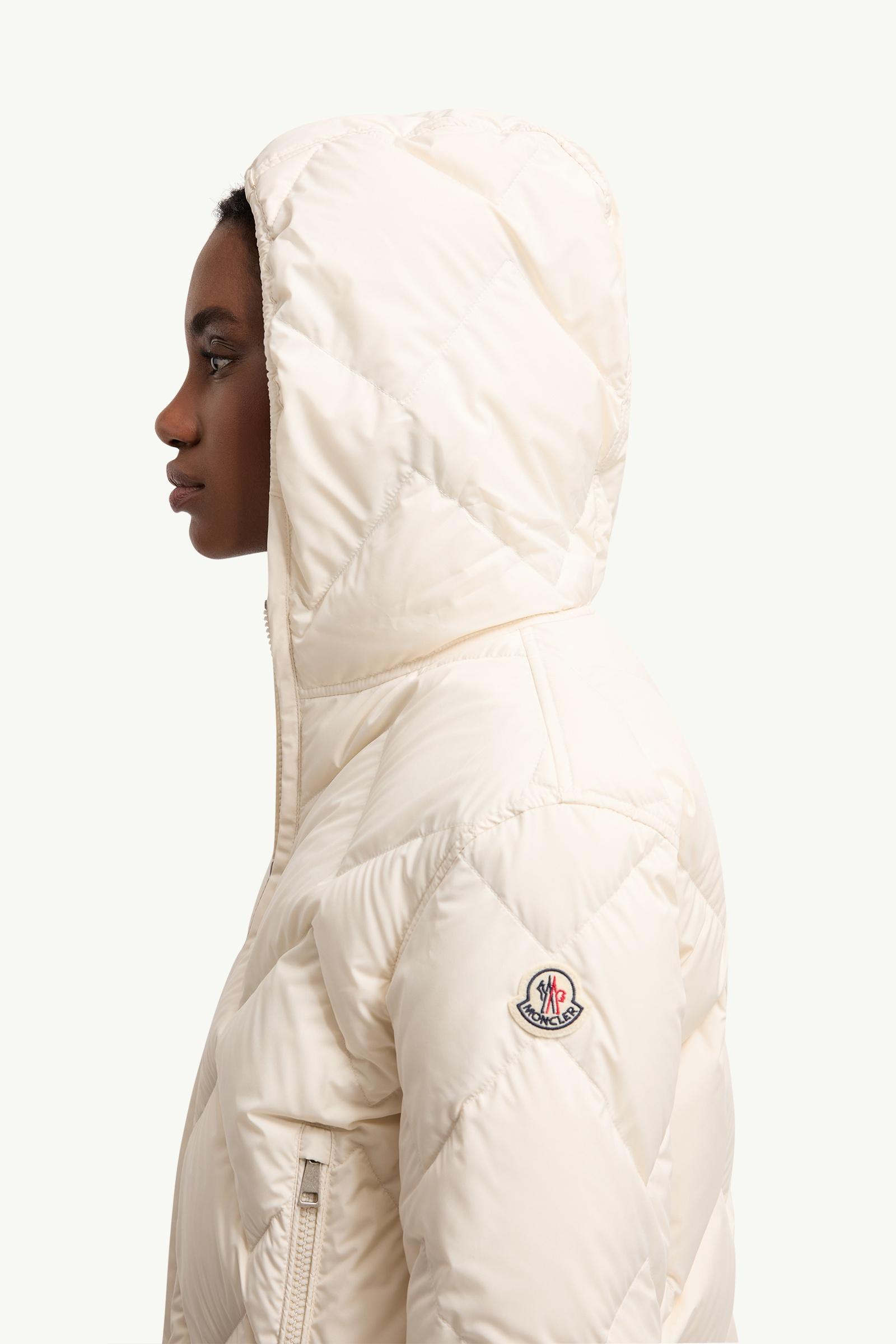 White Ivory Arvouinne Hooded Triangle-Quilted Short Down Jacket