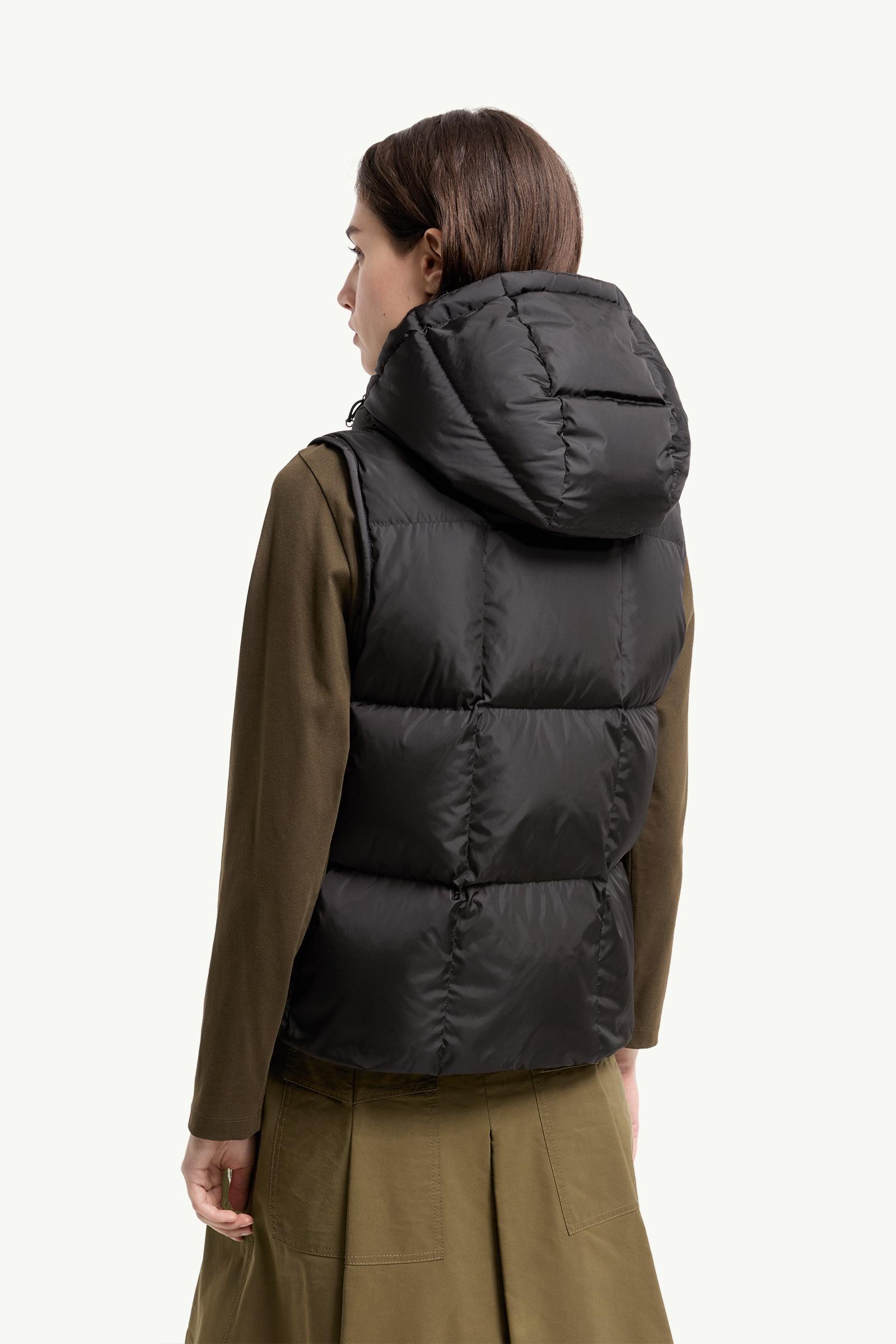ブラック Macareux ベスト : ジレ 向けの レディース | モンクレール