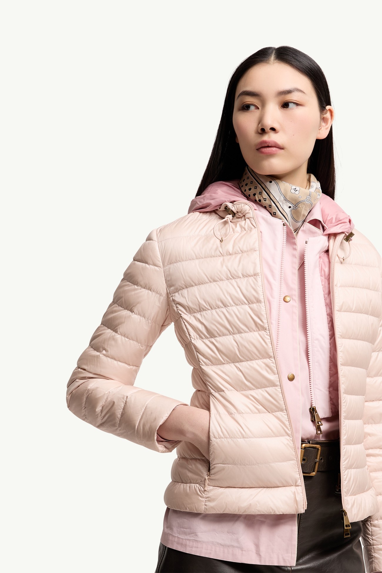 Piumino corto Igelhood in longue saison Donna Rosa Moncler 5
