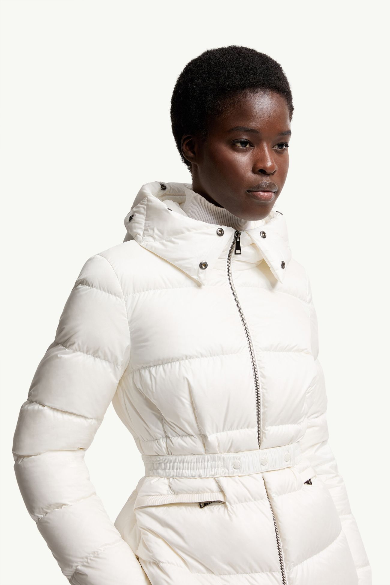 Doudoune courte à capuche bordée de shearling Boed Femmes Blanc et Beige Moncler 1
