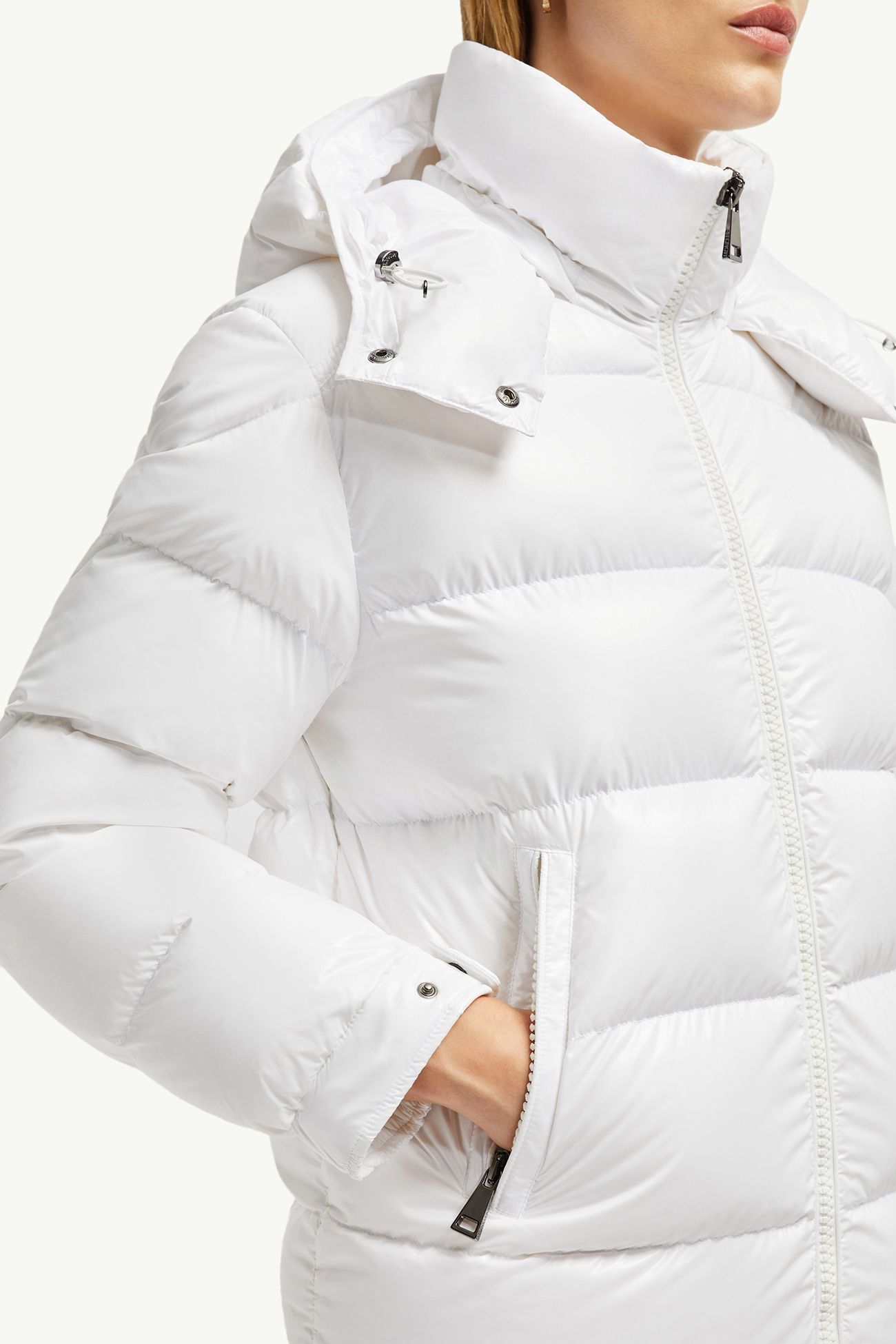 Doudoune courte à capuche Maire Femmes Blanc Cassé Moncler 5