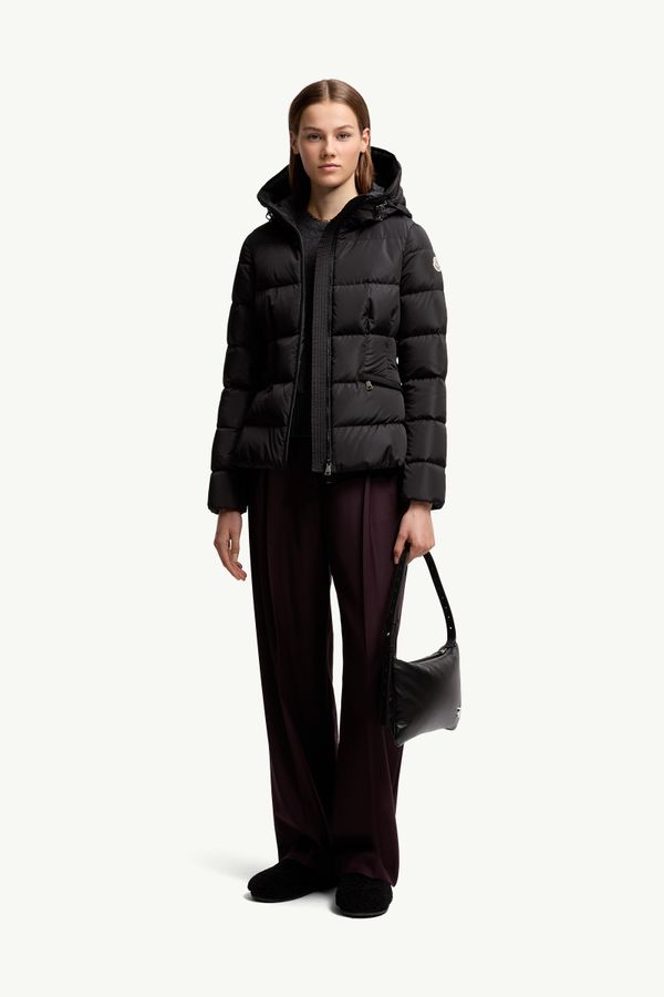 Plumífero corto con capucha Avoce Mujer Negro Moncler 0