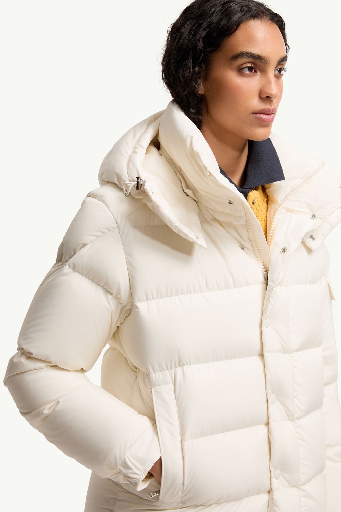 Moncler Maya 70女士连帽短款羽绒夹克外套 女士 白色 Moncler 5