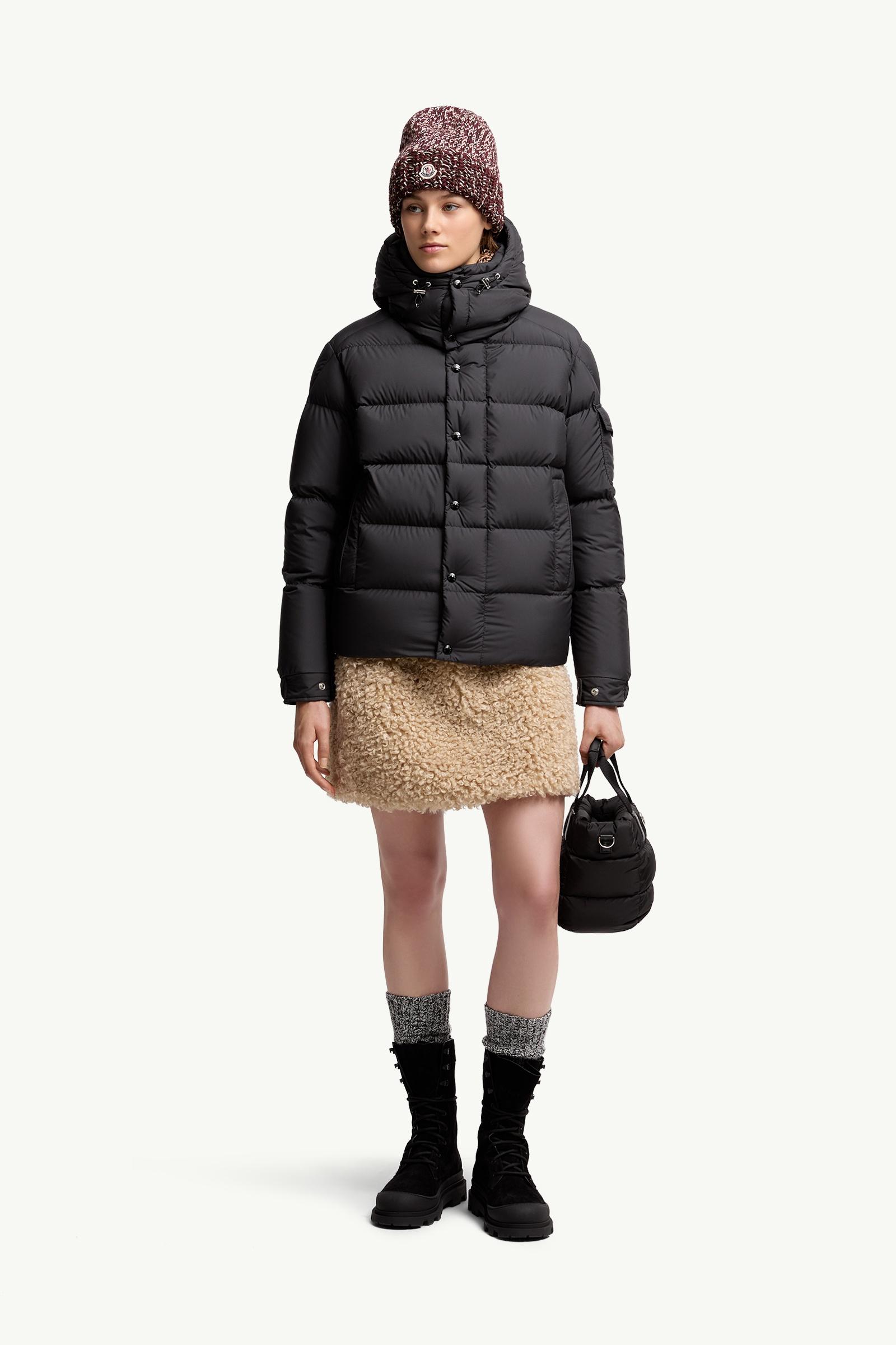 なーMAYA MONCLER ブラック ダウンジャケット フード付き Black Moncler Maya Hooded Short Down Jacket - Short Down Jackets