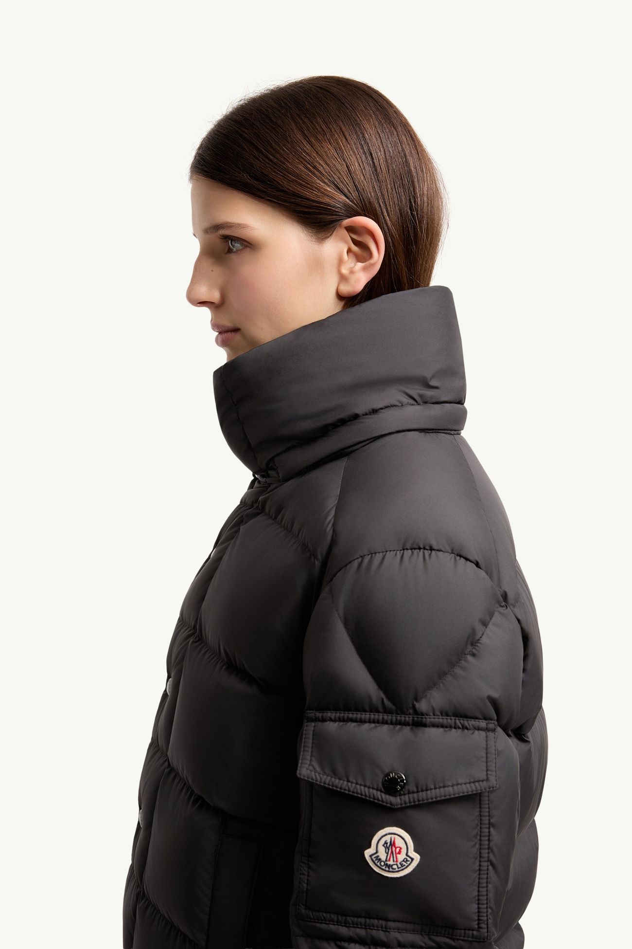 Moncler Maya 70女士连帽短款羽绒夹克外套 女士 黑色 Moncler 1