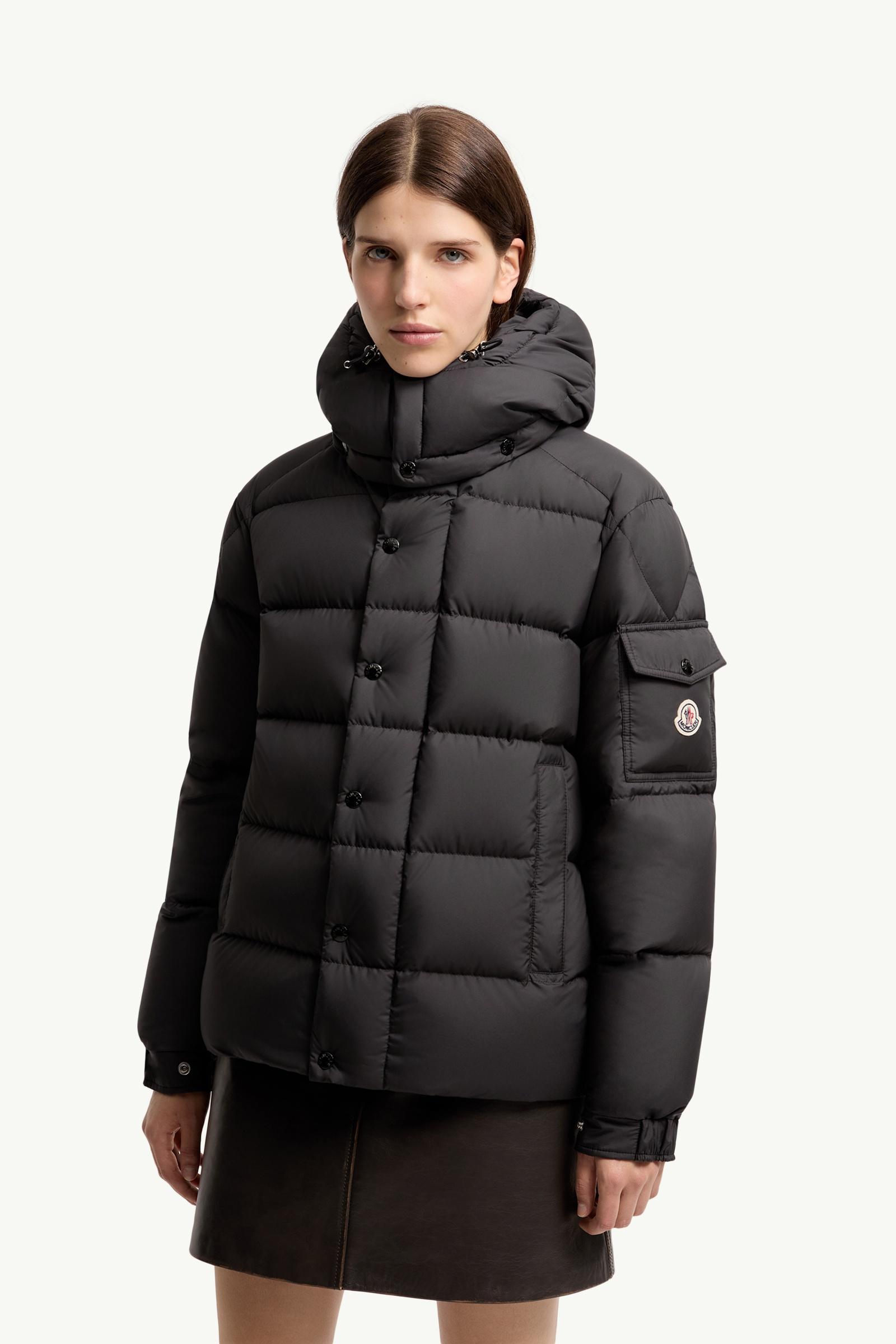 ブラック Moncler Maya 70ショートダウンジャケット : ショートダウン