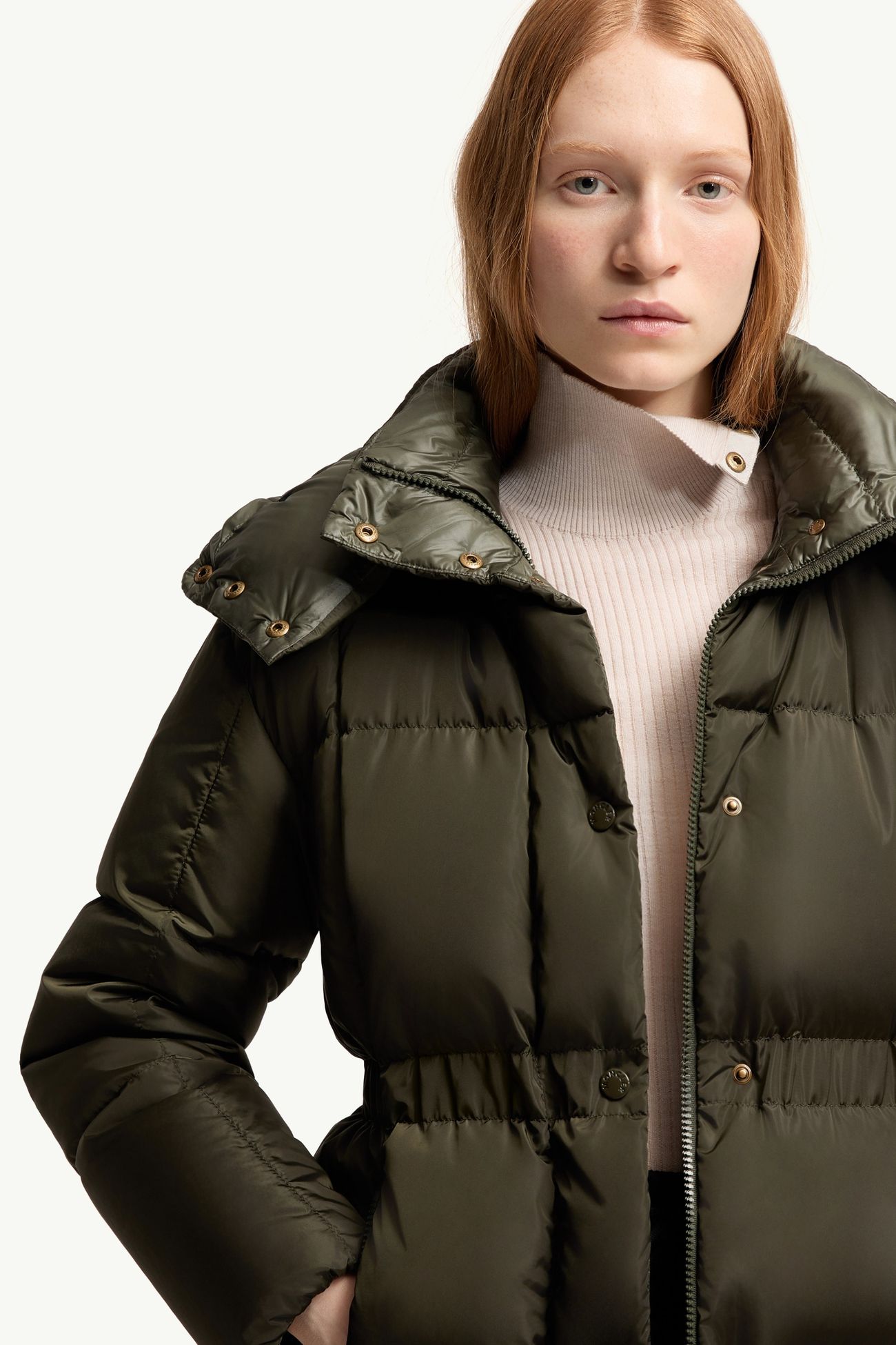 Doudoune courte à capuche Agneux Femmes Vert Foncé Moncler 5