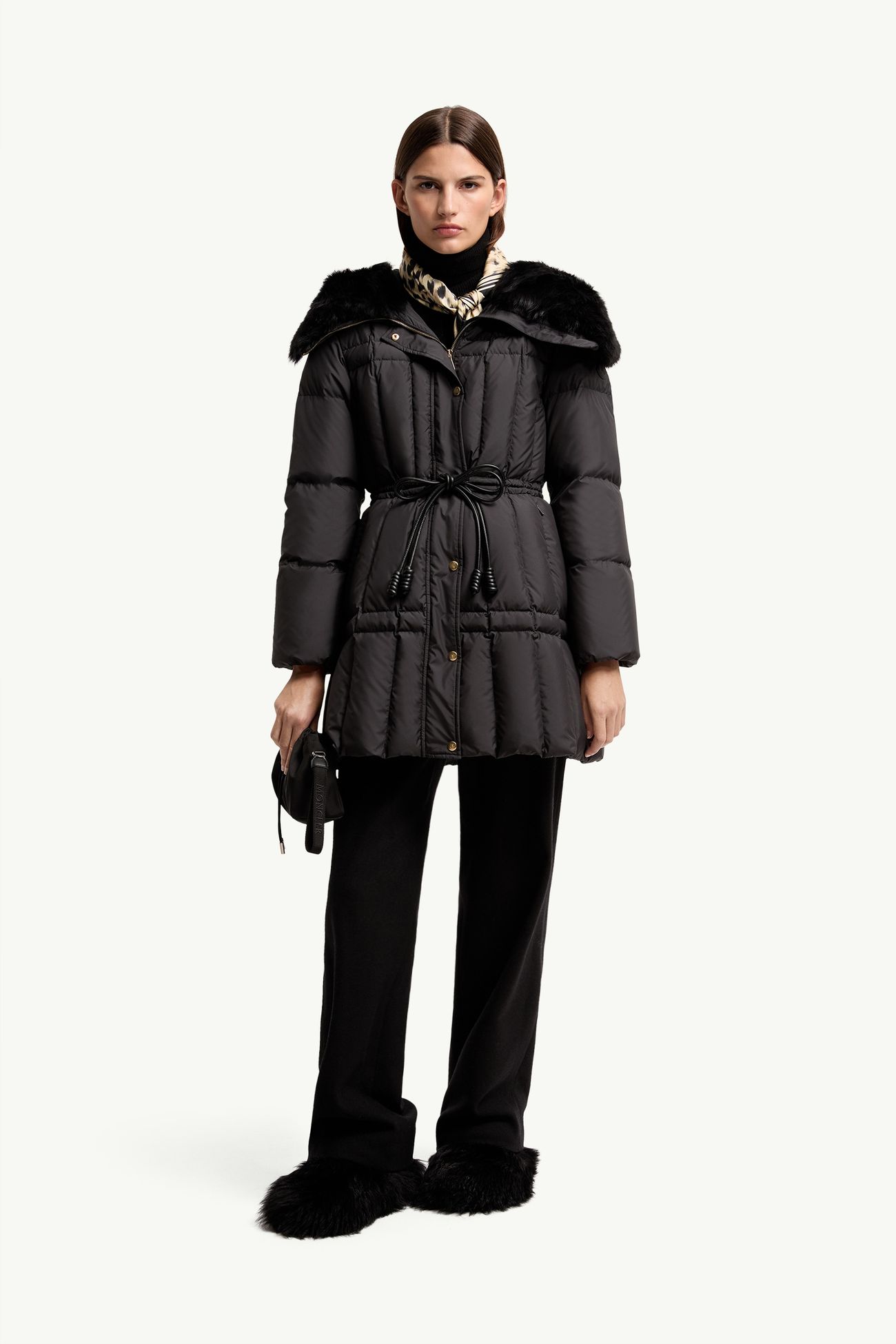 Solennel Shearling Trimmed Hooded Short Down Parka Jacket Women Black Moncler 0