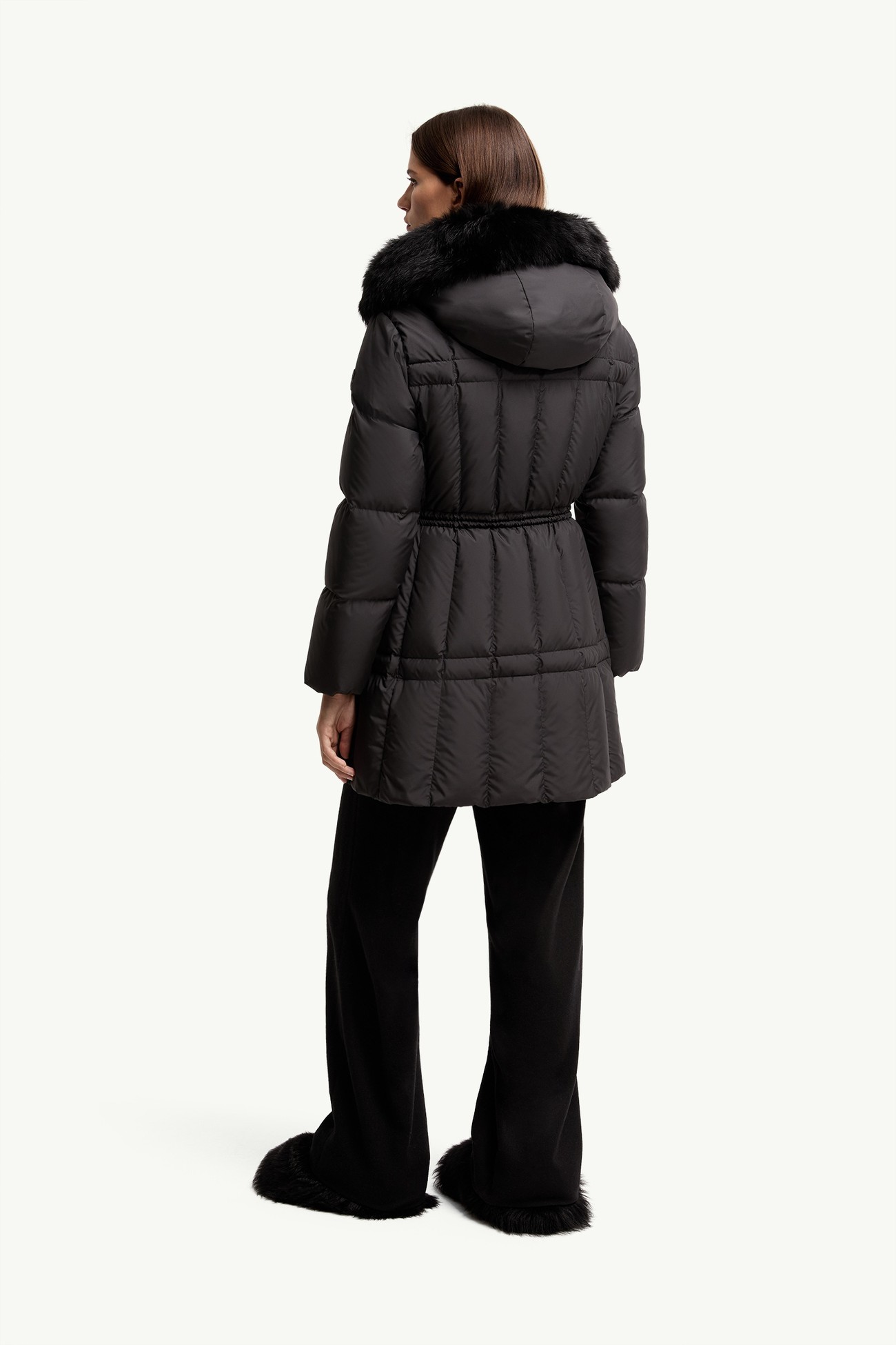 Solennel kurzer Daunenparka mit Kapuze und Lammfellbesatz Damen Schwarz Moncler 4