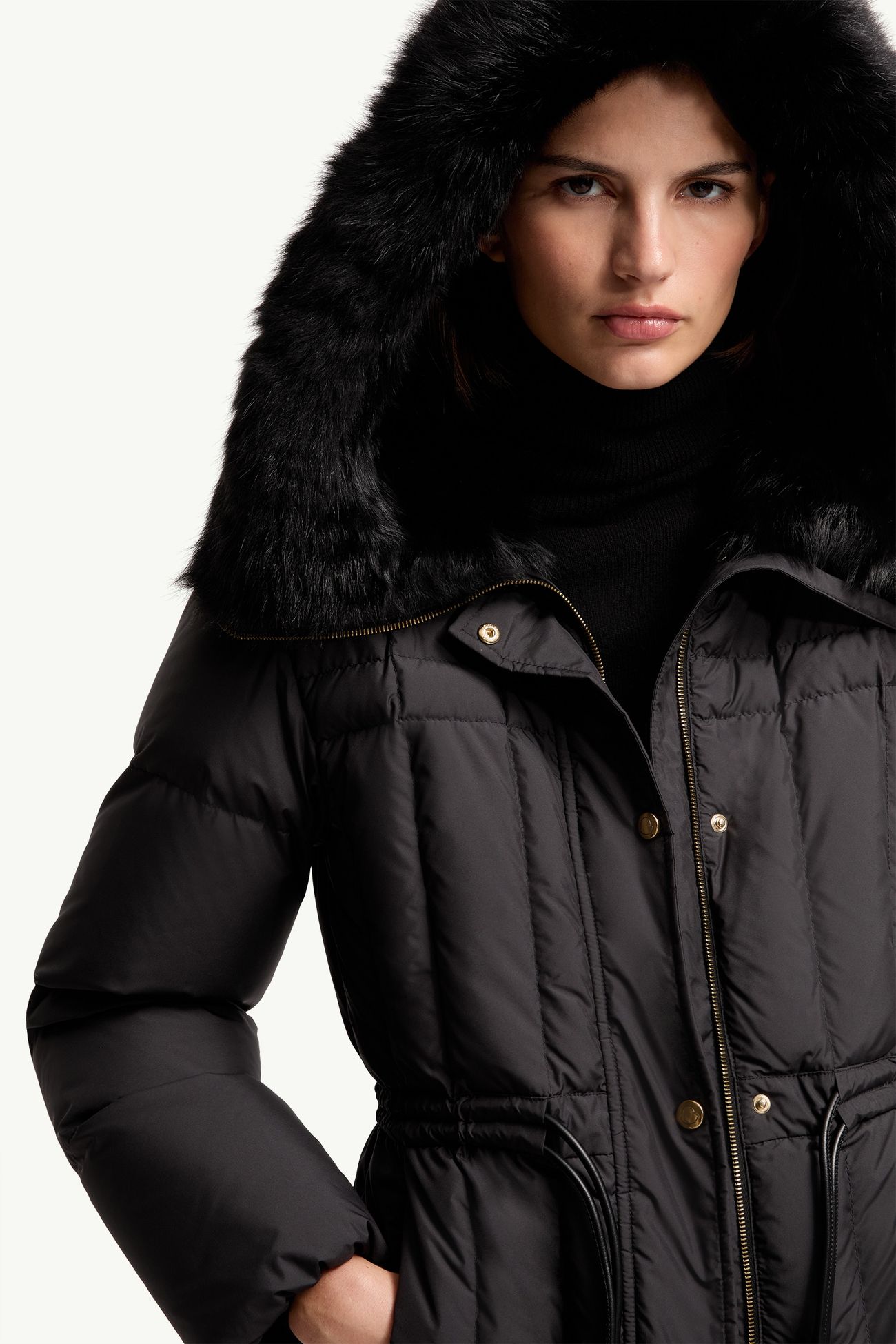 Solennel Shearling Trimmed Hooded Short Down Parka Jacket Women Black Moncler 5