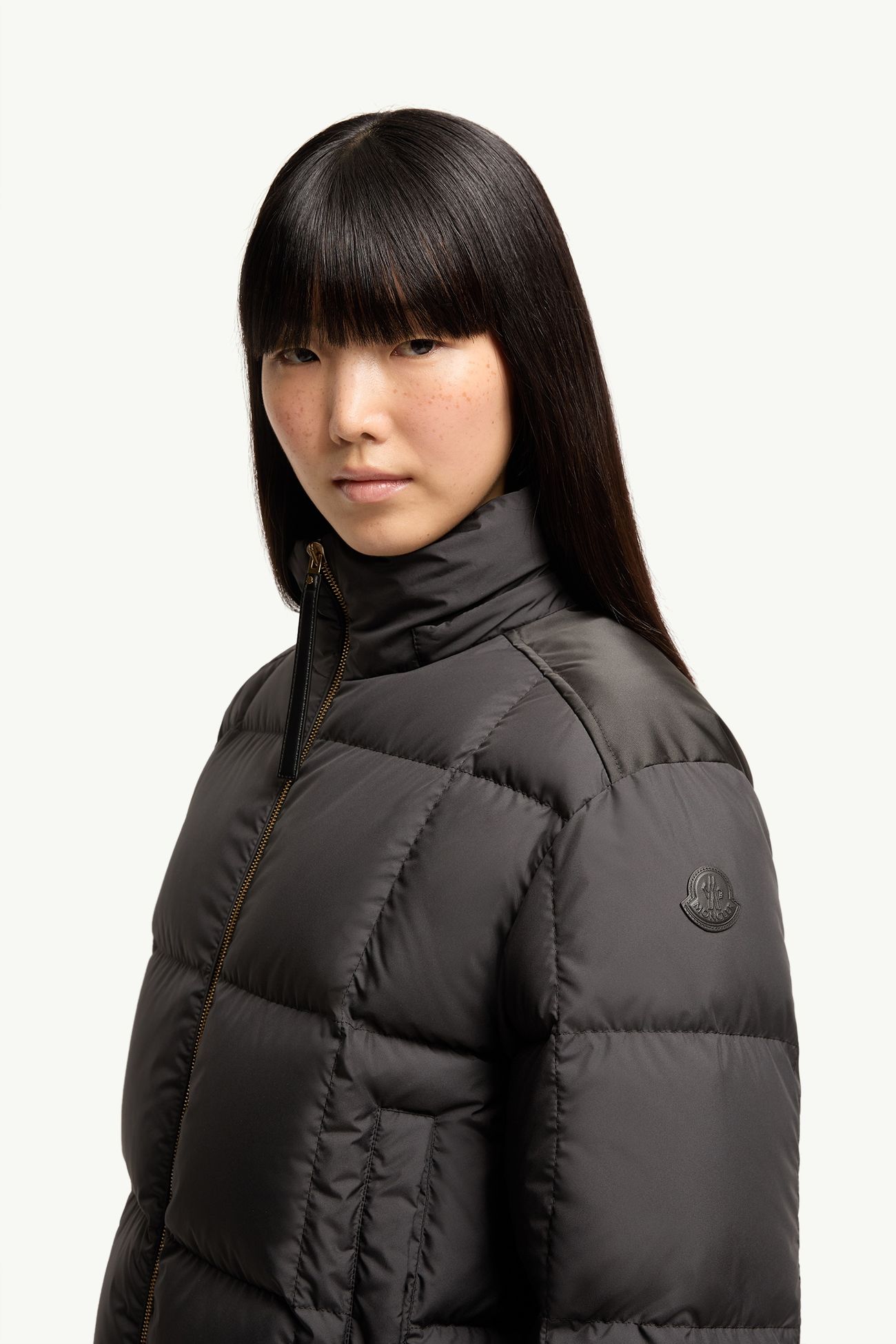 Legerete 스퀘어 퀼팅 후드 쇼트 다운 재킷 여성 블랙 Moncler 1