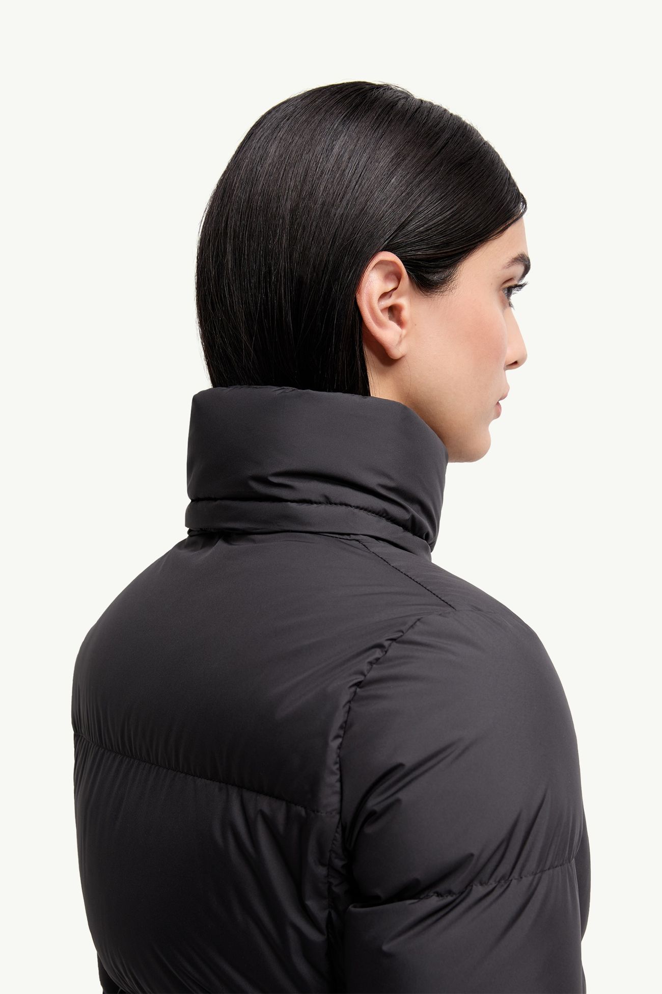 Doudoune courte à capuche Fourmines Femmes Noir Moncler 5