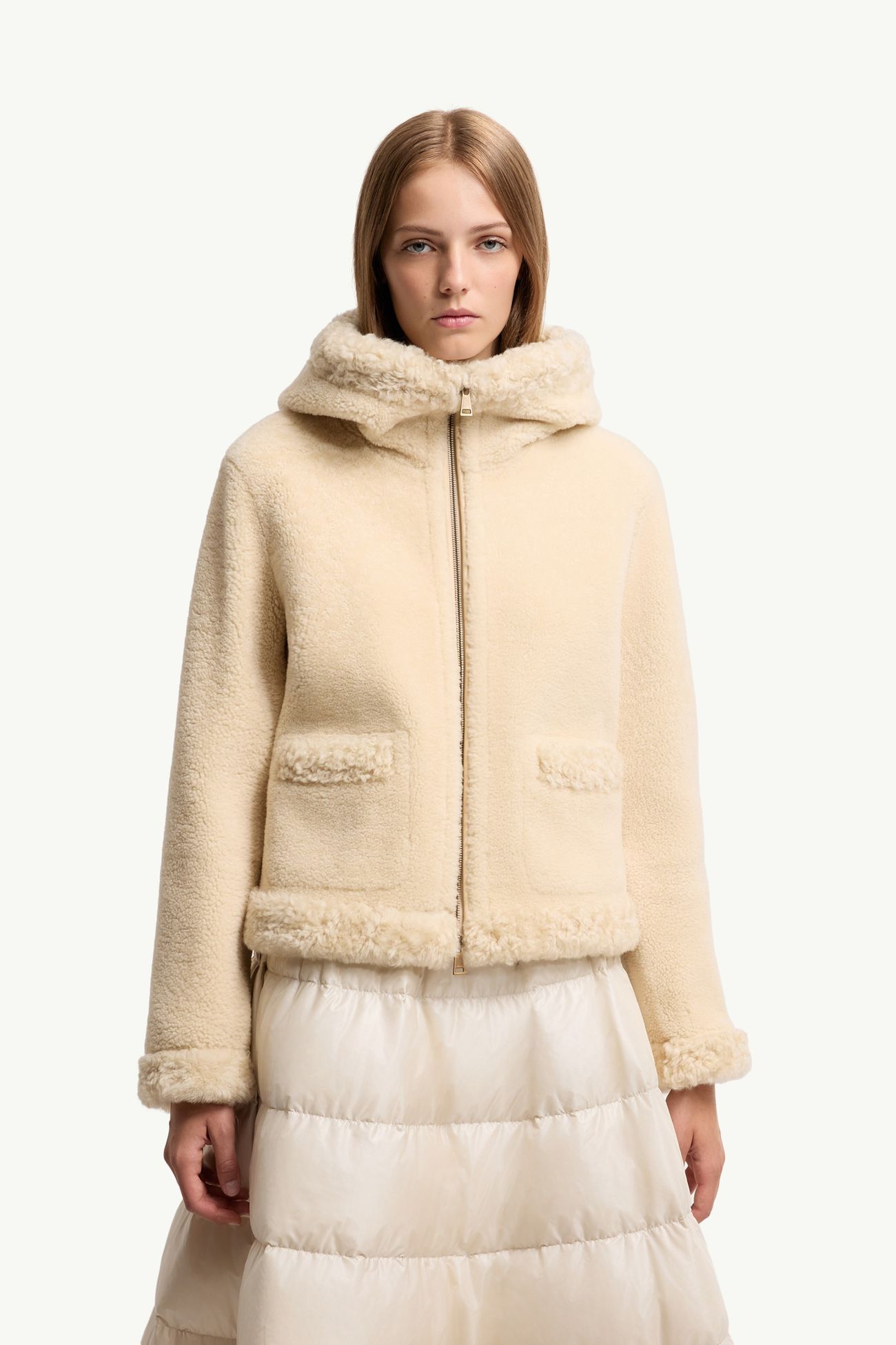 Leuctre女士连帽羊毛皮短款羽绒夹克外套 女士 浅米色 Moncler 3