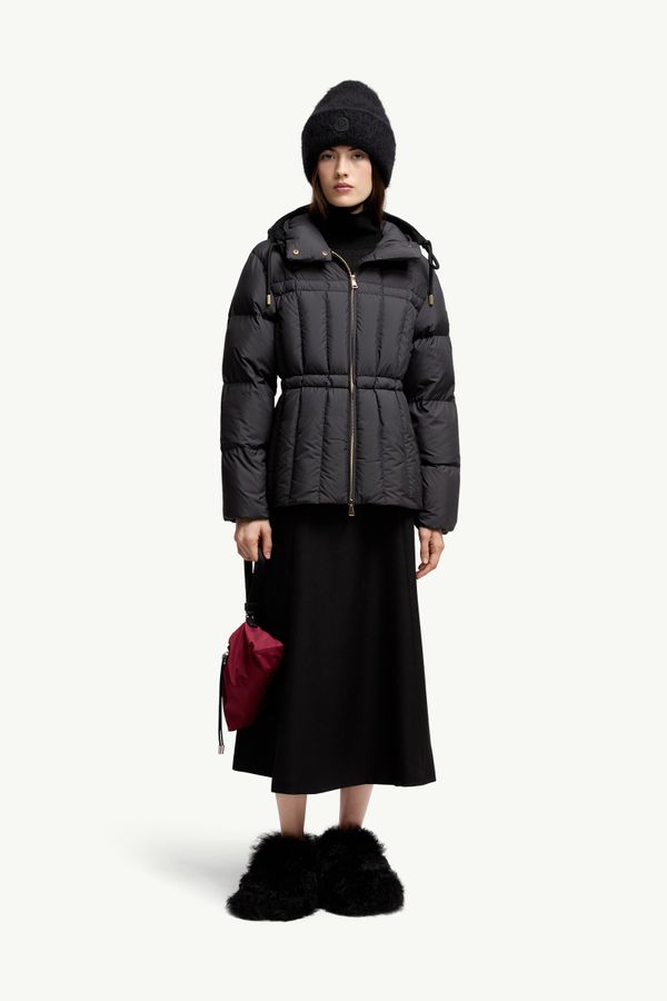 Estom女士垂直绗缝连帽短款羽绒夹克外套 女士 黑色 Moncler 0