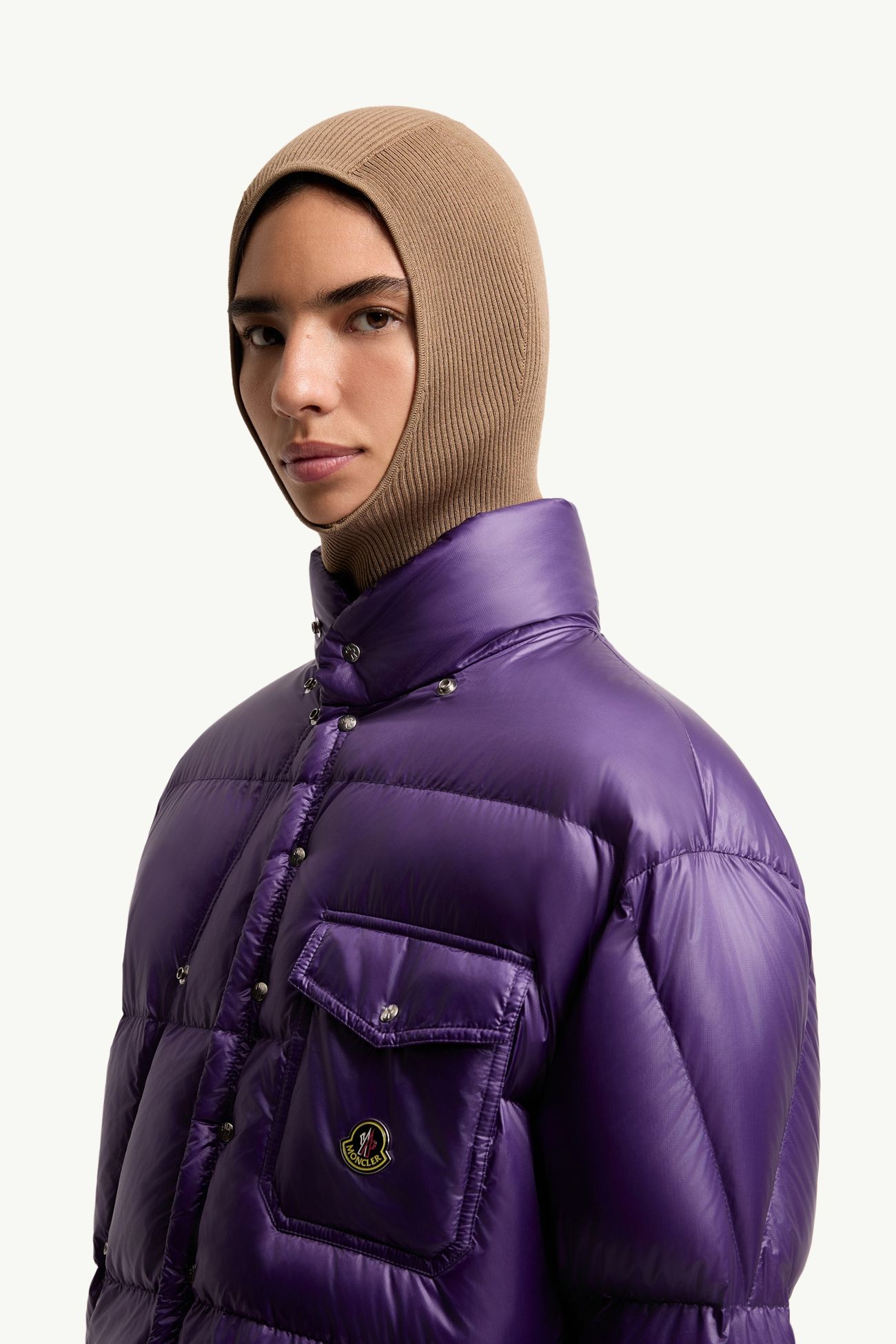 Piumino corto Karakorum con cappuccio Donna Viola Moncler 1