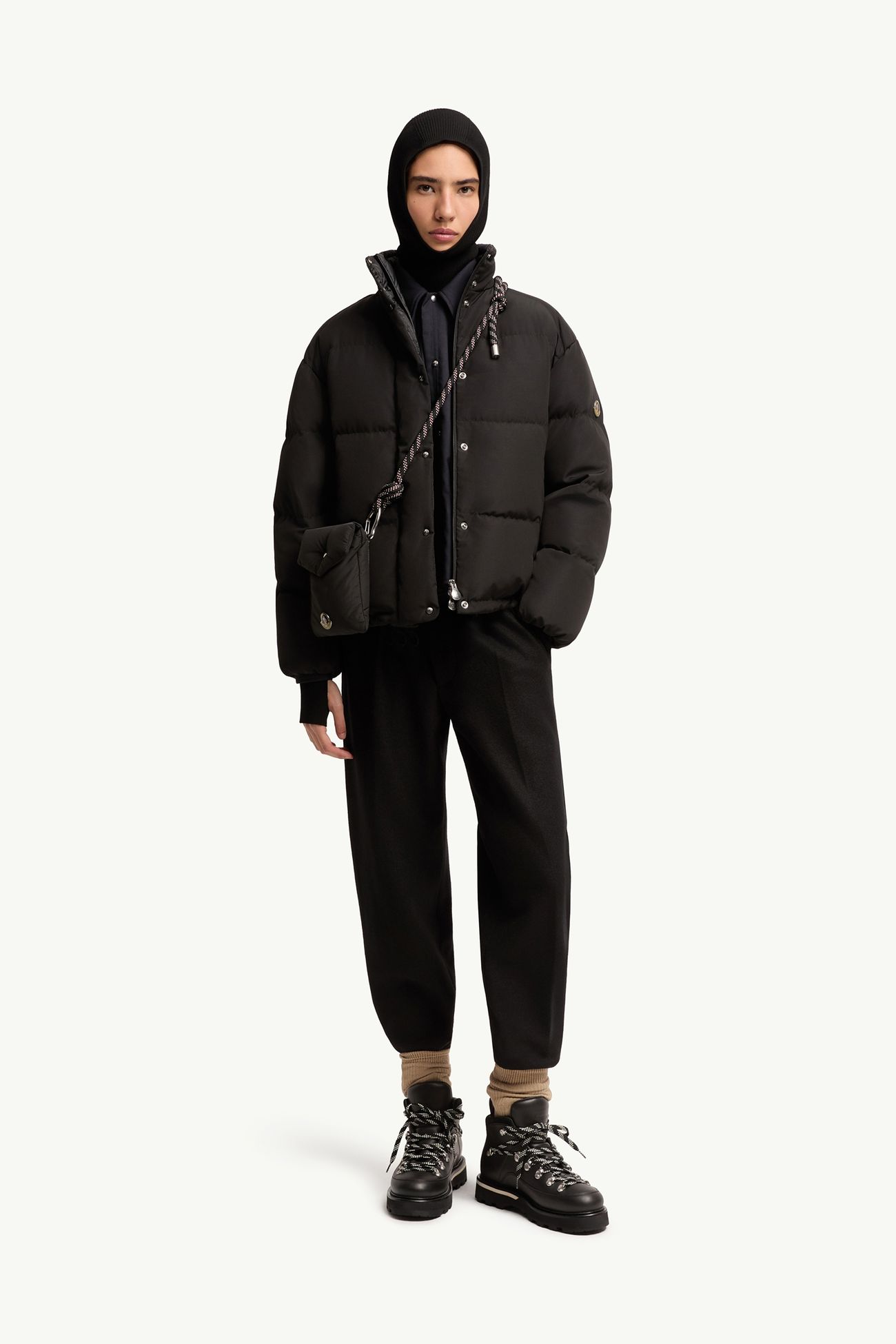 Verone女士短款羽绒夹克外套 女士 黑色 Moncler 0