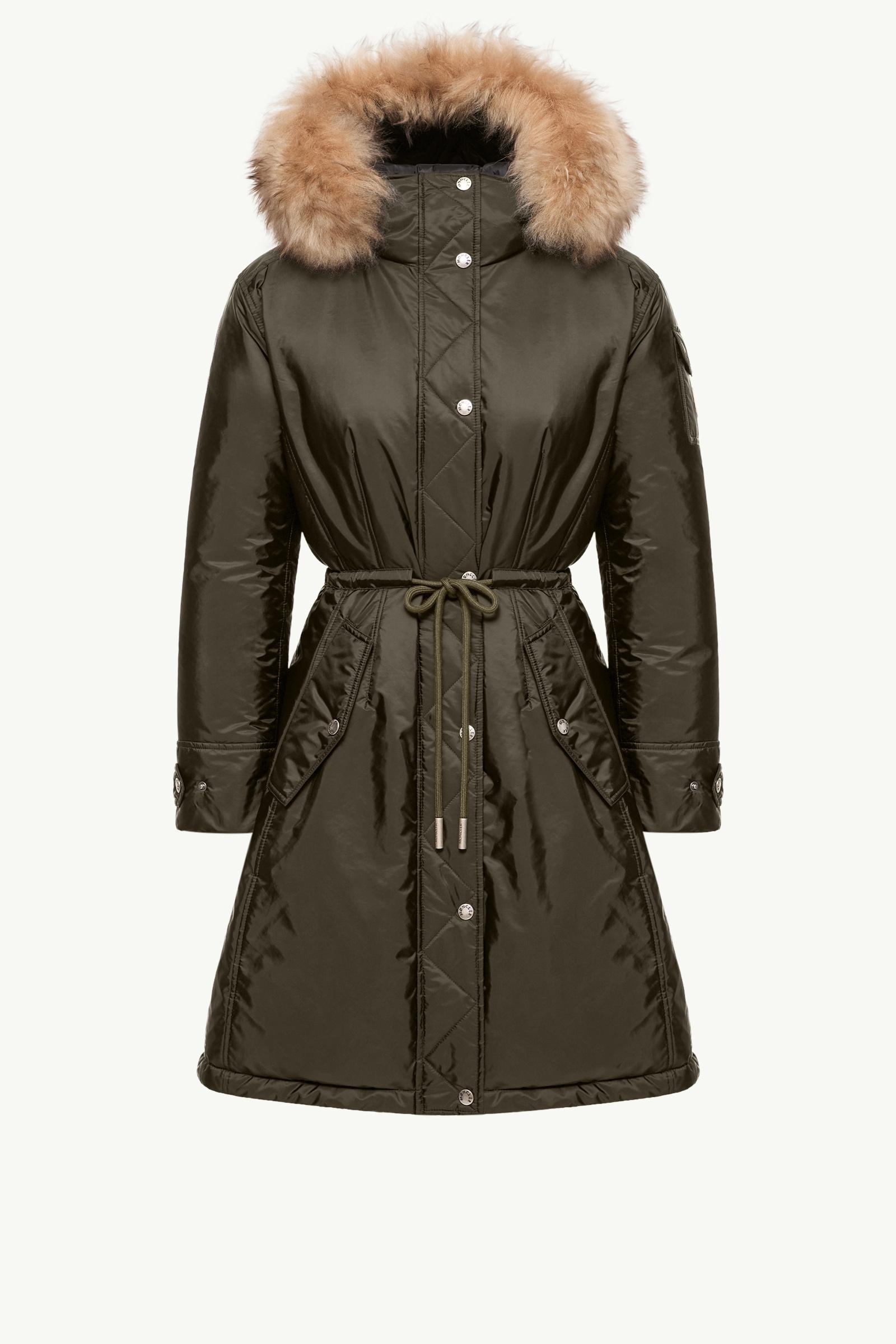 Parka matelassée longue à capuche et bordure en shearling Moustique Femmes Vert Foncé Moncler, 1 of 0