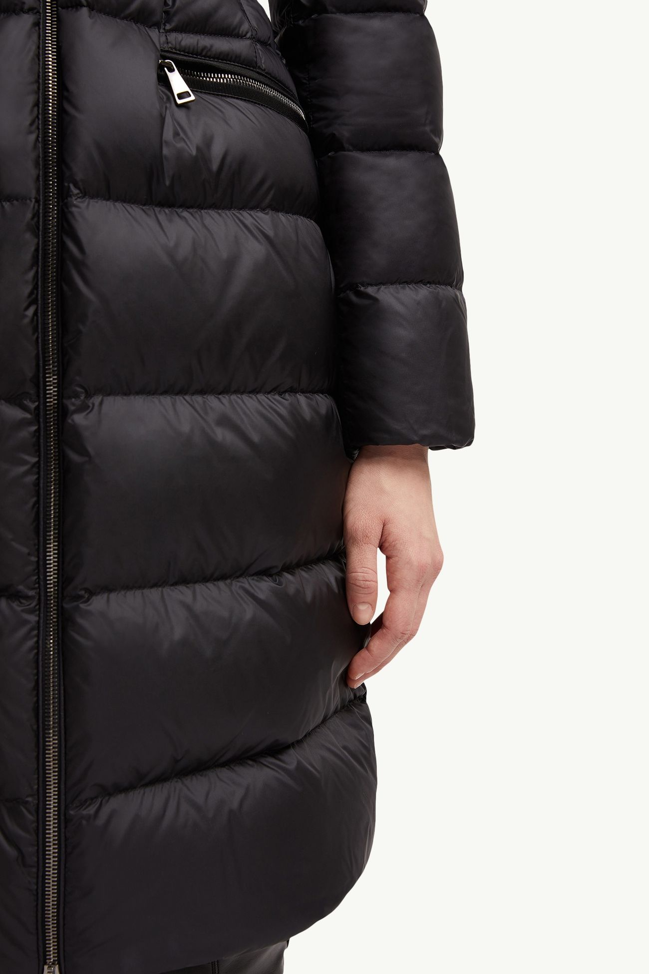 Plumífero largo con capucha de y ribete de lana de oveja joven Boedic Mujer Negro Moncler 7
