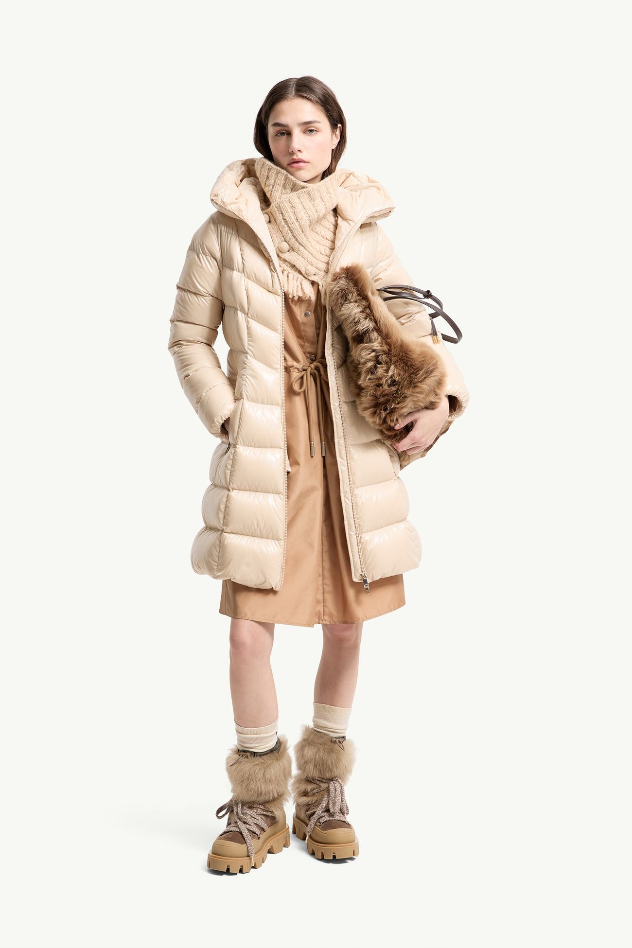 Marusse女士中长款连帽羽绒夹克外套 女士 浅米色 Moncler 0