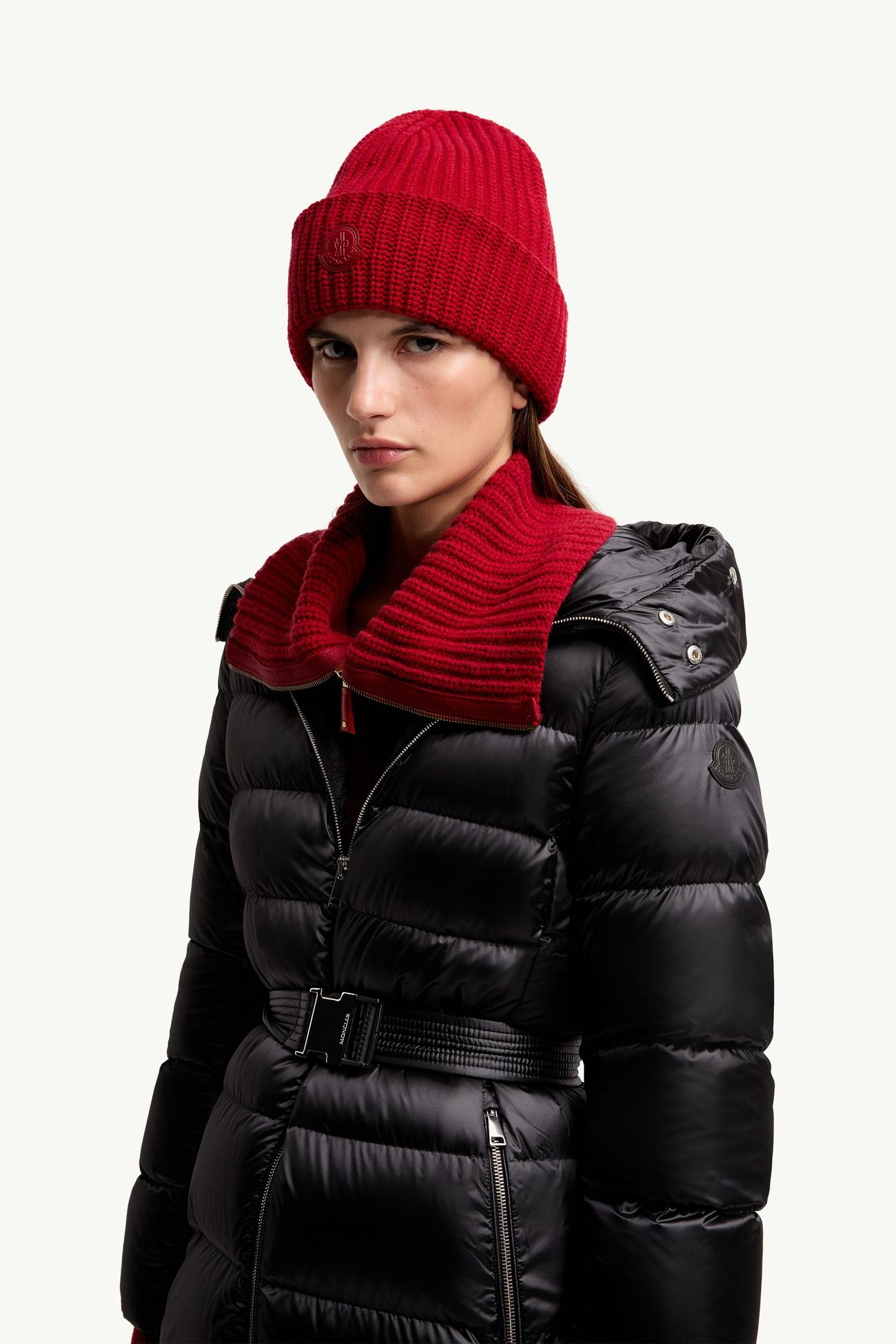 Doudoune longue à capuche et bordure en shearling Leersies Femmes Noir Moncler 1