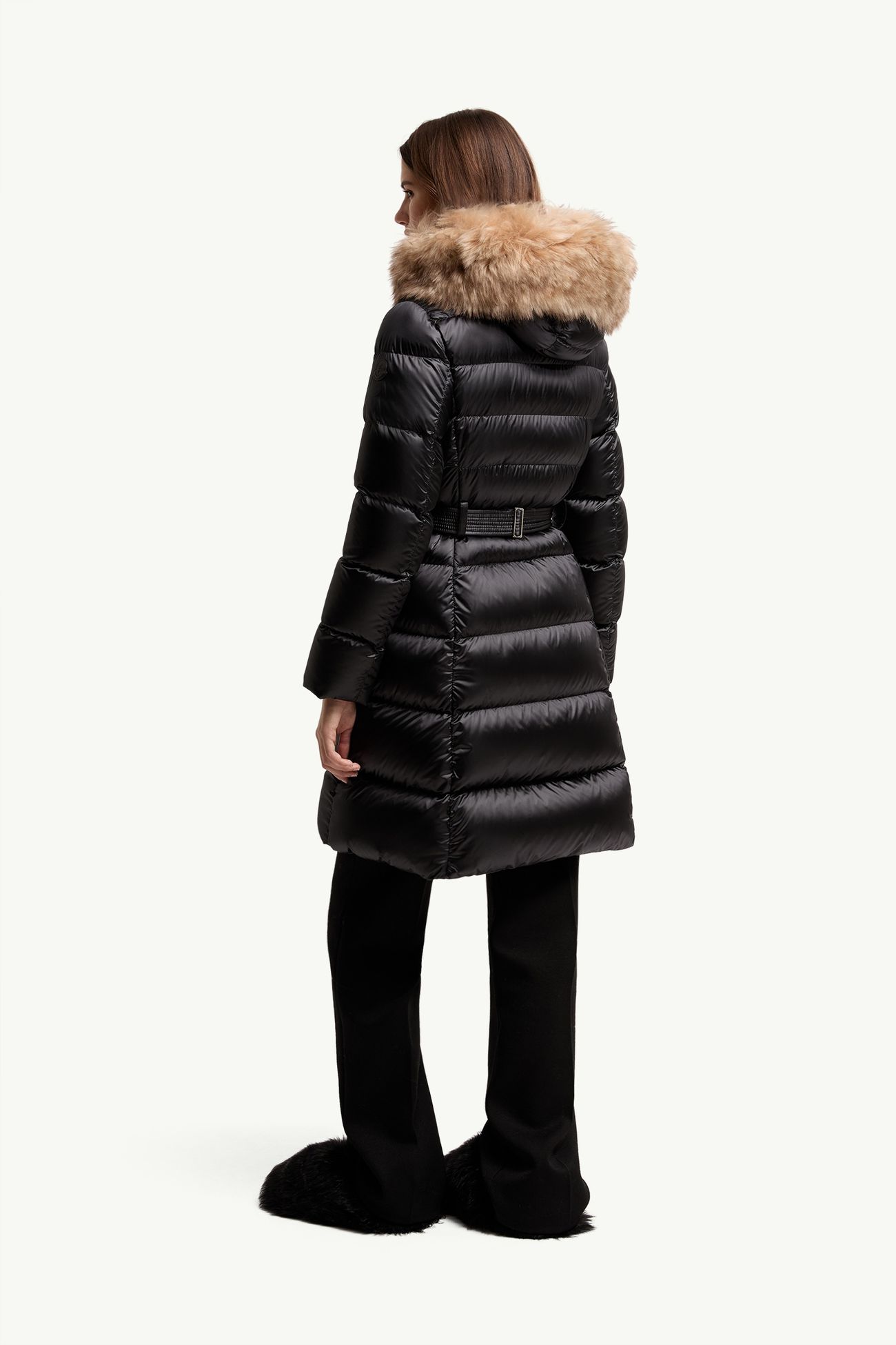 Doudoune longue à capuche et bordure en shearling Leersies Femmes Noir Moncler 4