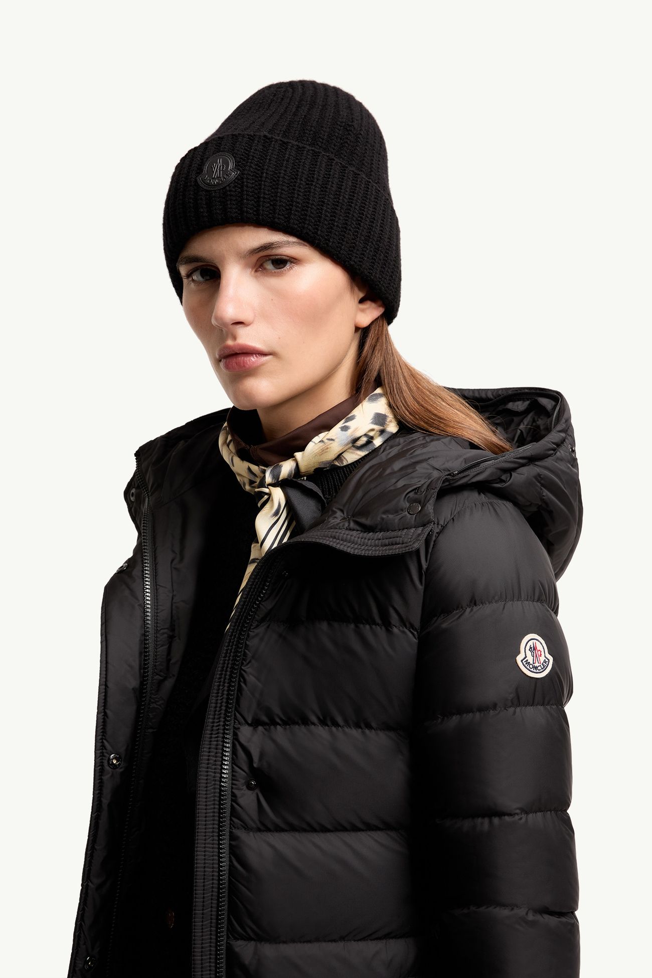 Doudoune longue à capuche bordée de shearling Khloesse Femmes Noir & Beige Moncler 1