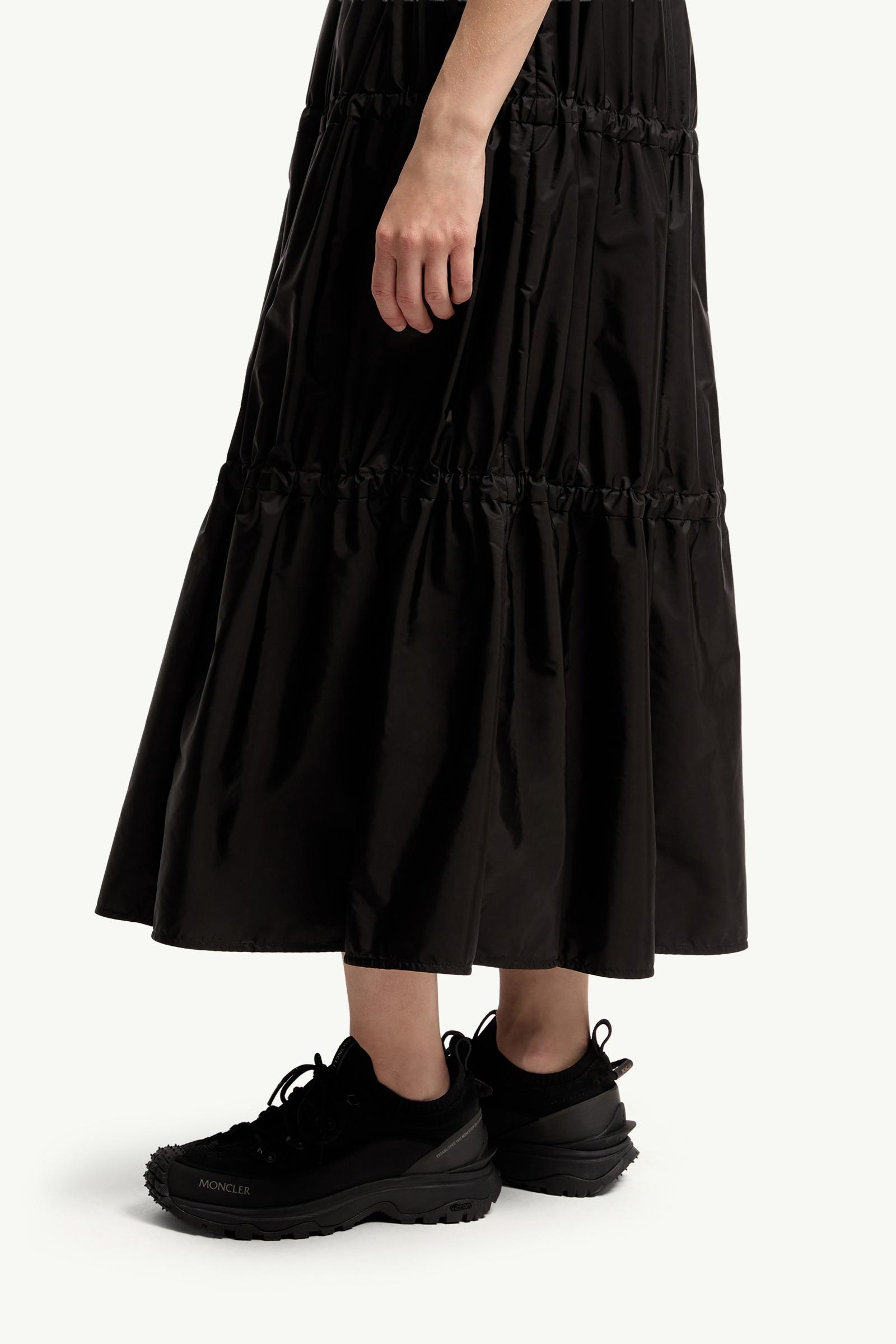 MONCLER ブラック フレアスカート Black Ruffle Mid-Length Skirt - Skirts for Women | Moncler US