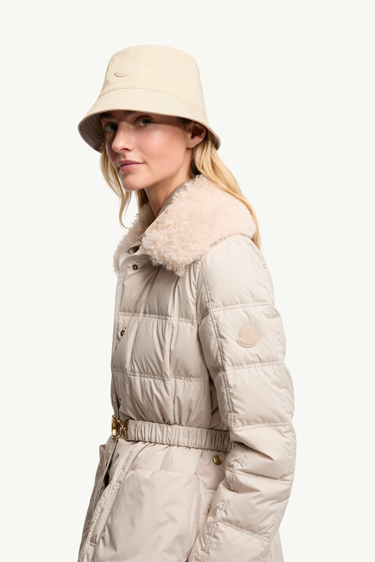 Bob en gabardine à logo en cuir Femmes Blanc & Gris Moncler 1